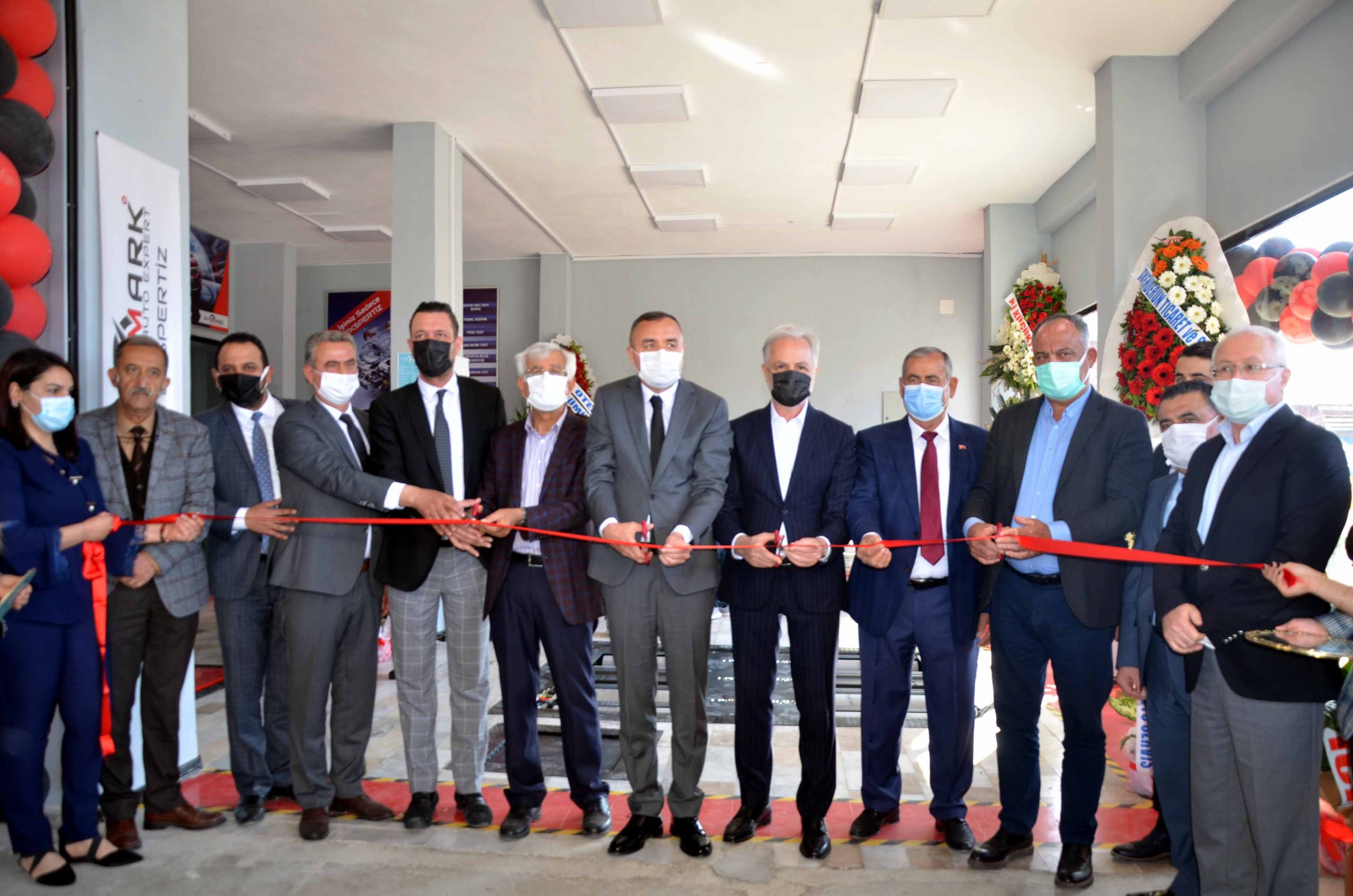 İTSO Yönetim Kurulu Üyeleri Dynomark Auto Ekspertiz’in Açılışına katıldı