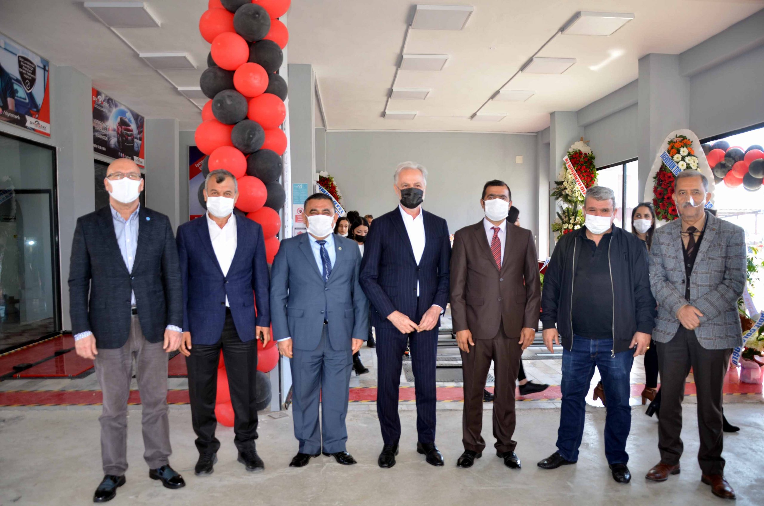 İTSO Yönetim Kurulu Üyeleri Dynomark Auto Ekspertiz’in Açılışına katıldı