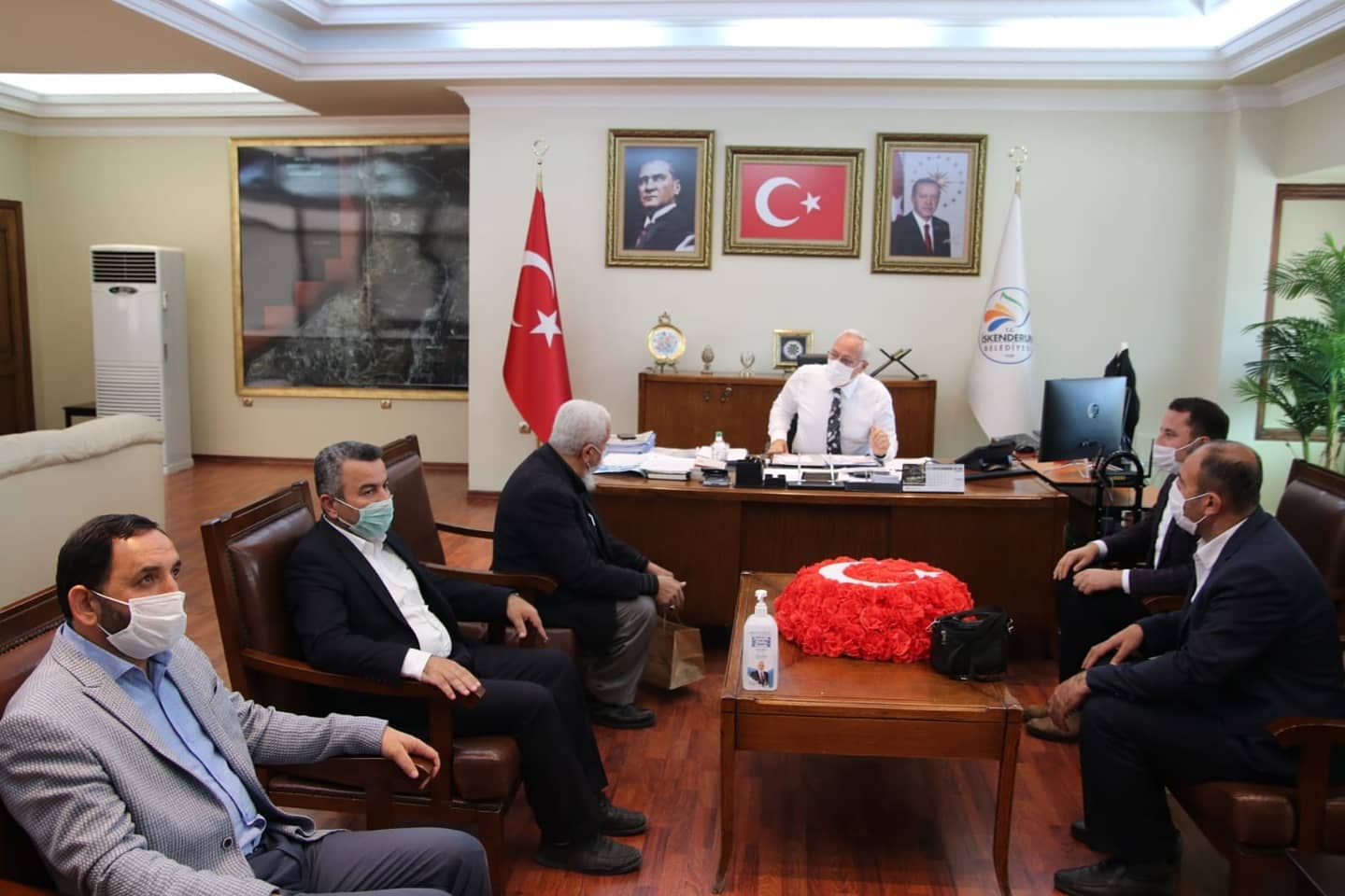 Kumlulu Ve Yayladağlı Muhtarlardan Belediye Başkanı Fatih Tosyalı&#8217;ya Ziyaret