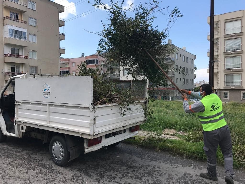 BAŞKAN FATİH TOSYALI:KENTİMİZİ KÖŞE BUCAK TEMİZLİYORUZ