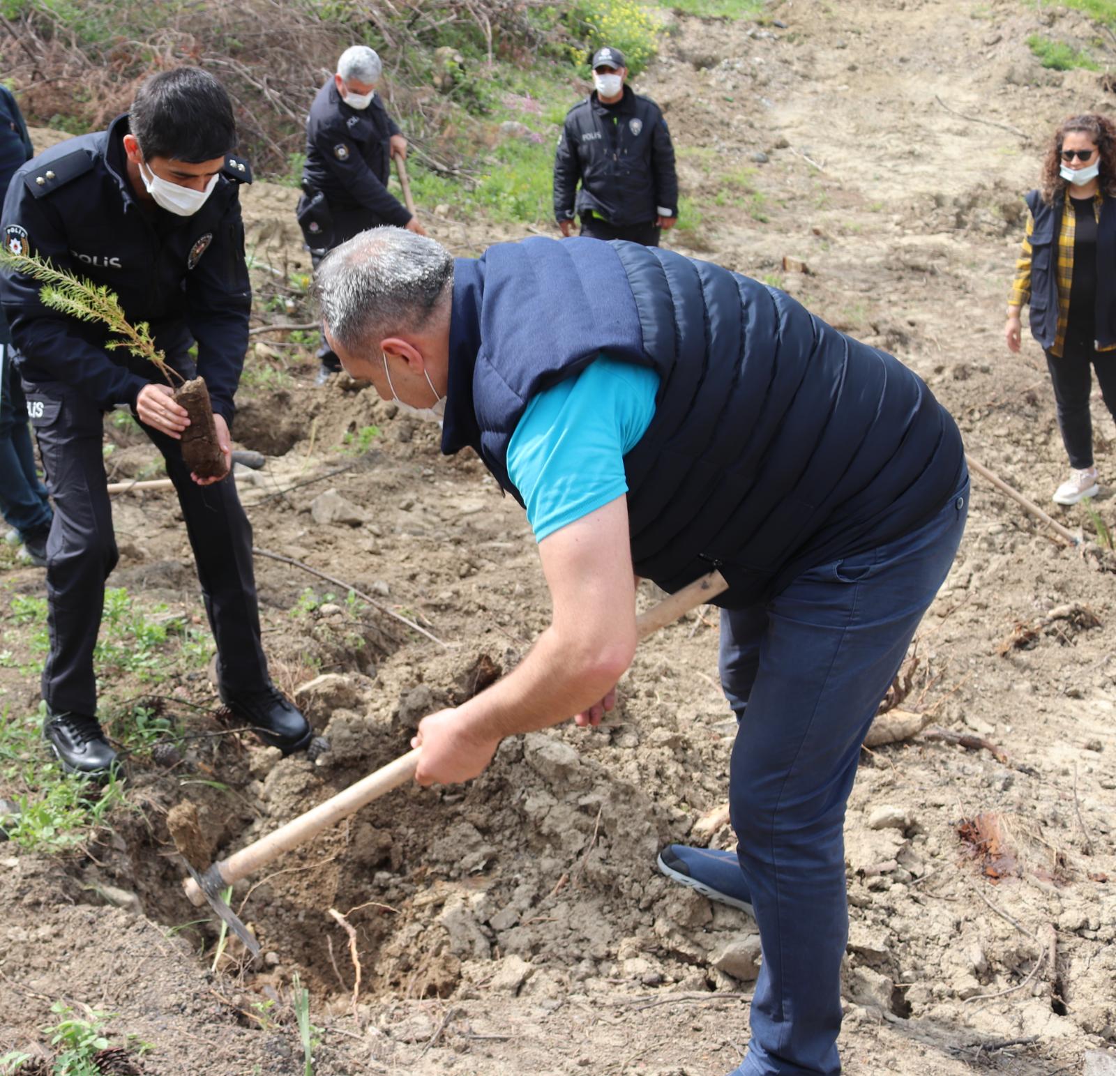 Belen Polis Teşkilatı Fidan’ları Toprakla Buluşturdu