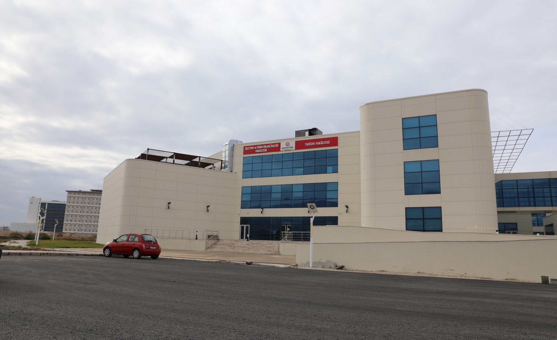 İSTE’YE 5 TURUNCU BAYRAK