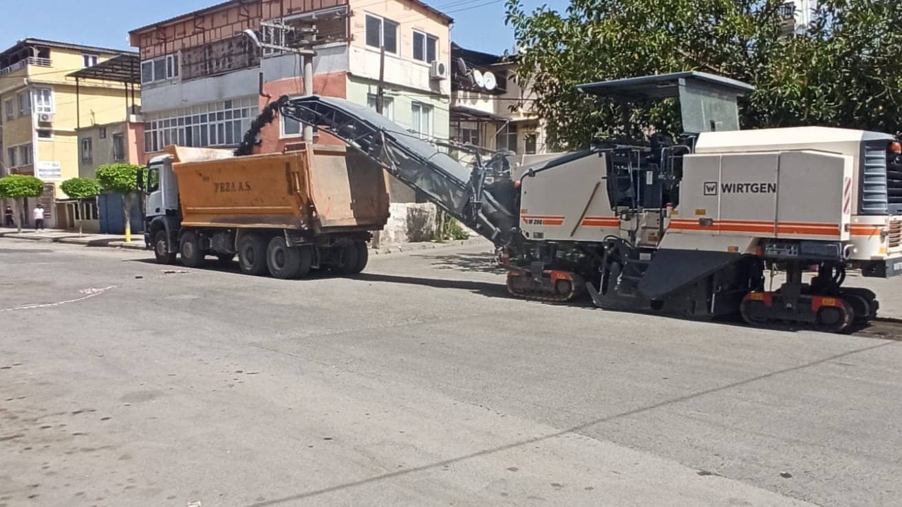 İSKENDERUN BELEDİYESİNDEN KISITLAMADA ASFALT MESAİSİ