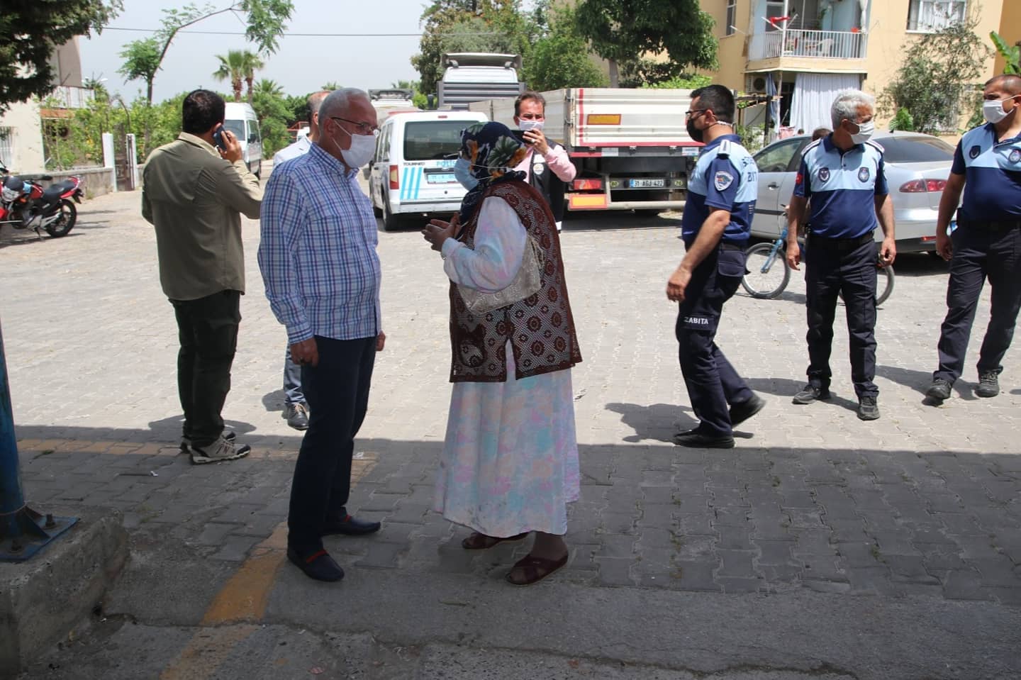 BELEDİYE BAŞKANI TOSYALI&#8217;DAN PAZAR DENETİMİ