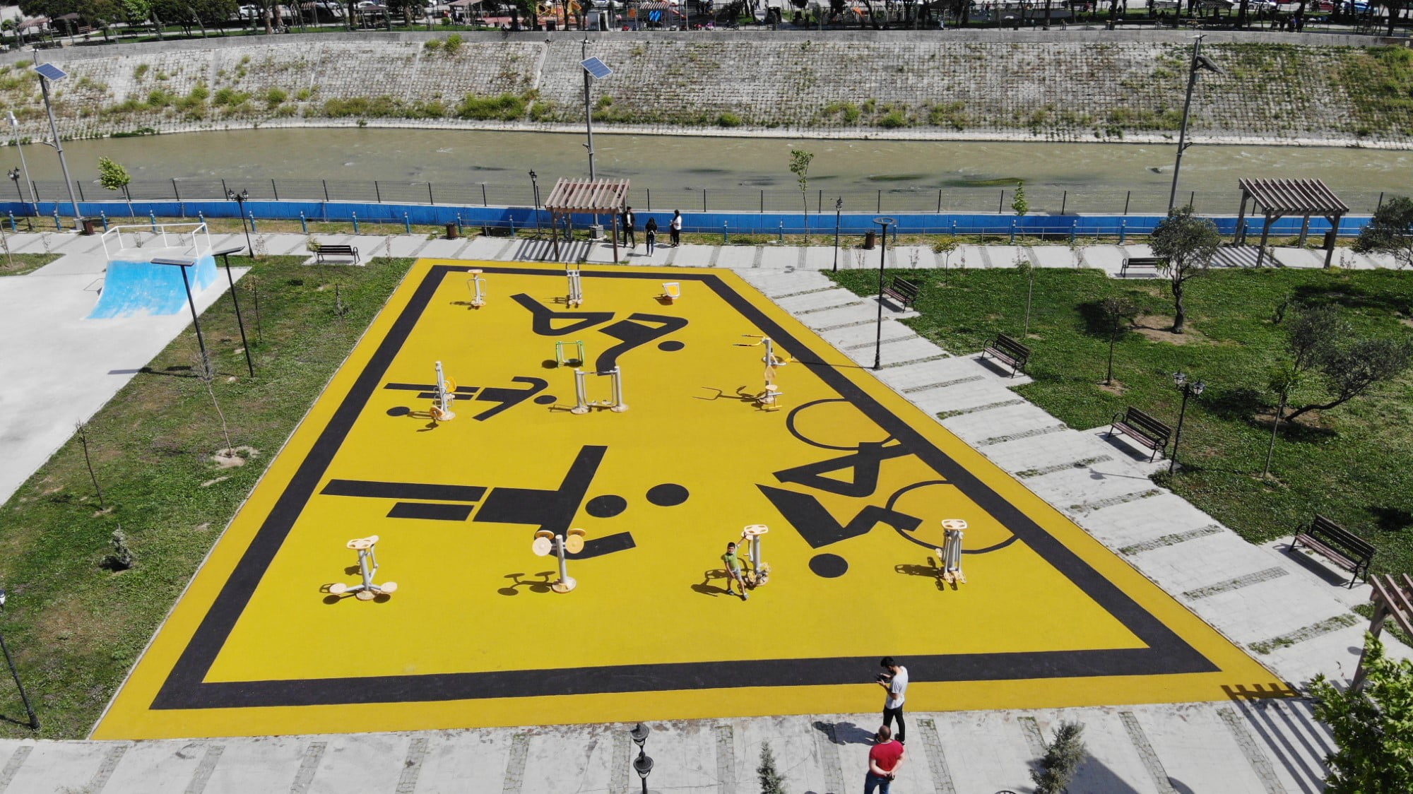 HBB SPOR VE ÇOCUK OYUN ALANLARININ ZEMİNİ YENİLİYOR