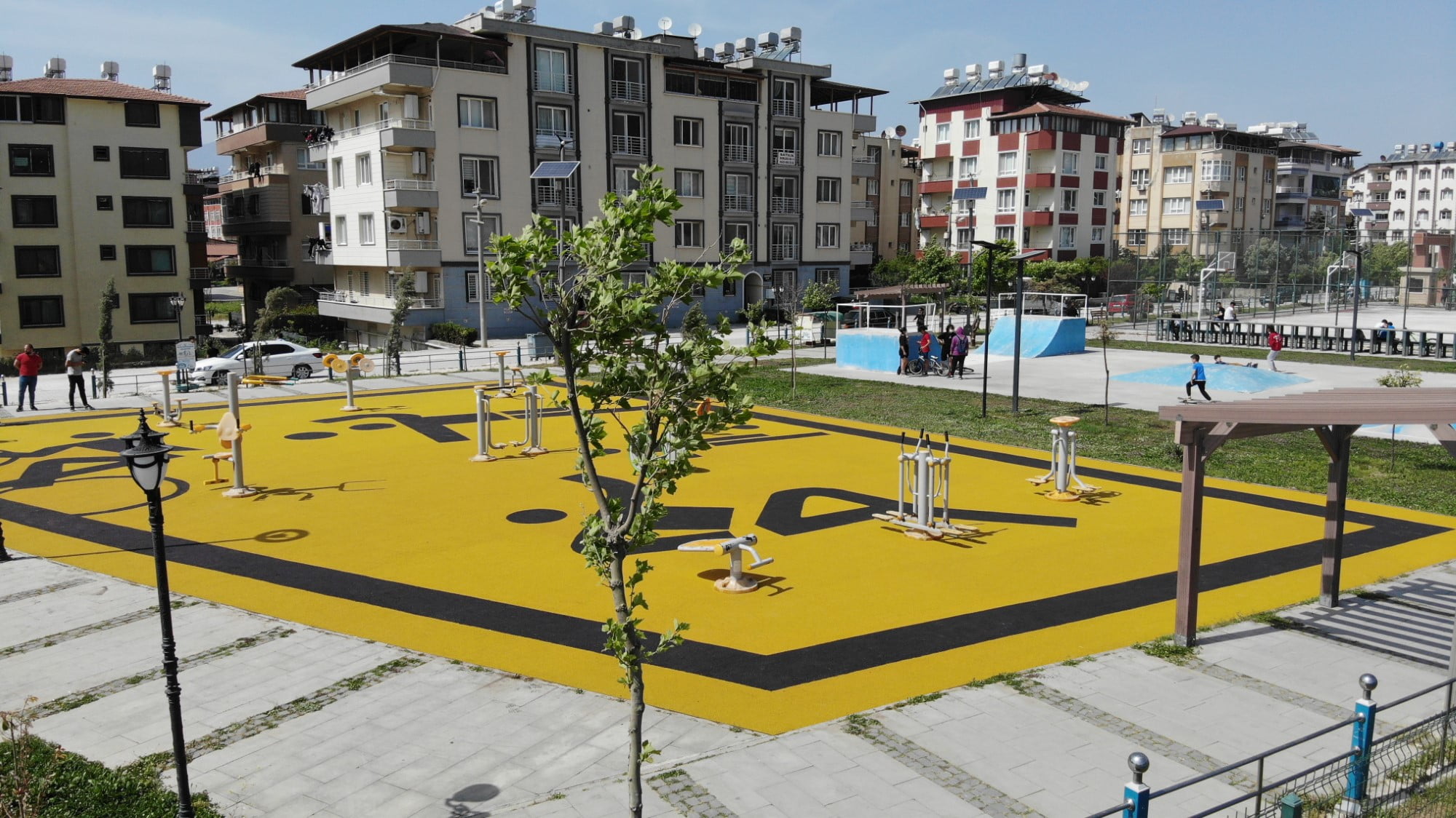 HBB SPOR VE ÇOCUK OYUN ALANLARININ ZEMİNİ YENİLİYOR