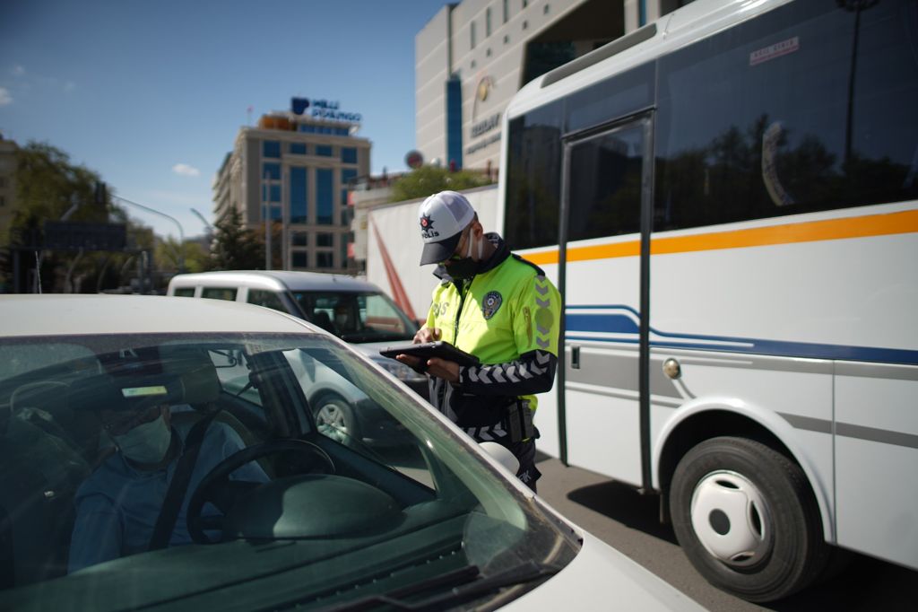 El Yazısıyla Doldurulan Çalışma İzinlerine Sıkı Denetim