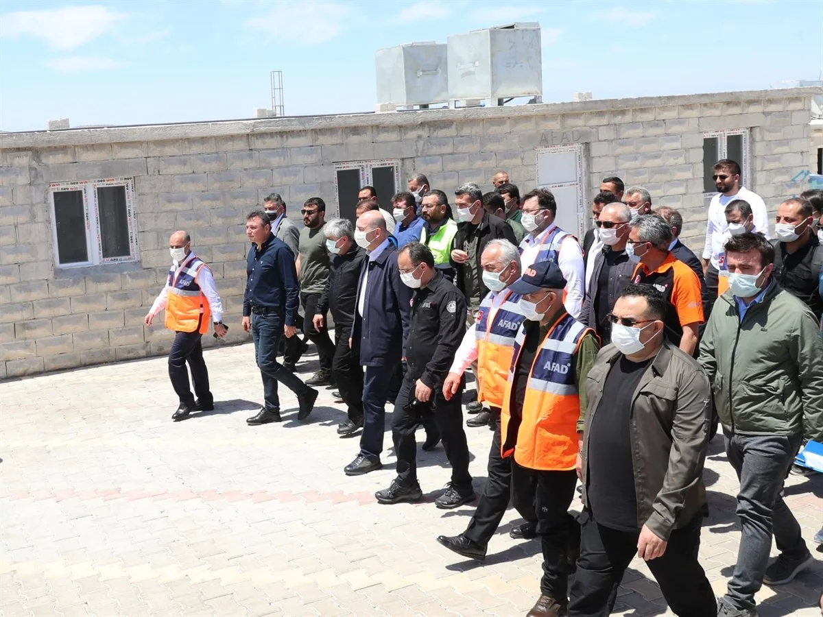 İçişleri Bakanı Sayın Süleyman Soylu Briket Evleri İnceledi