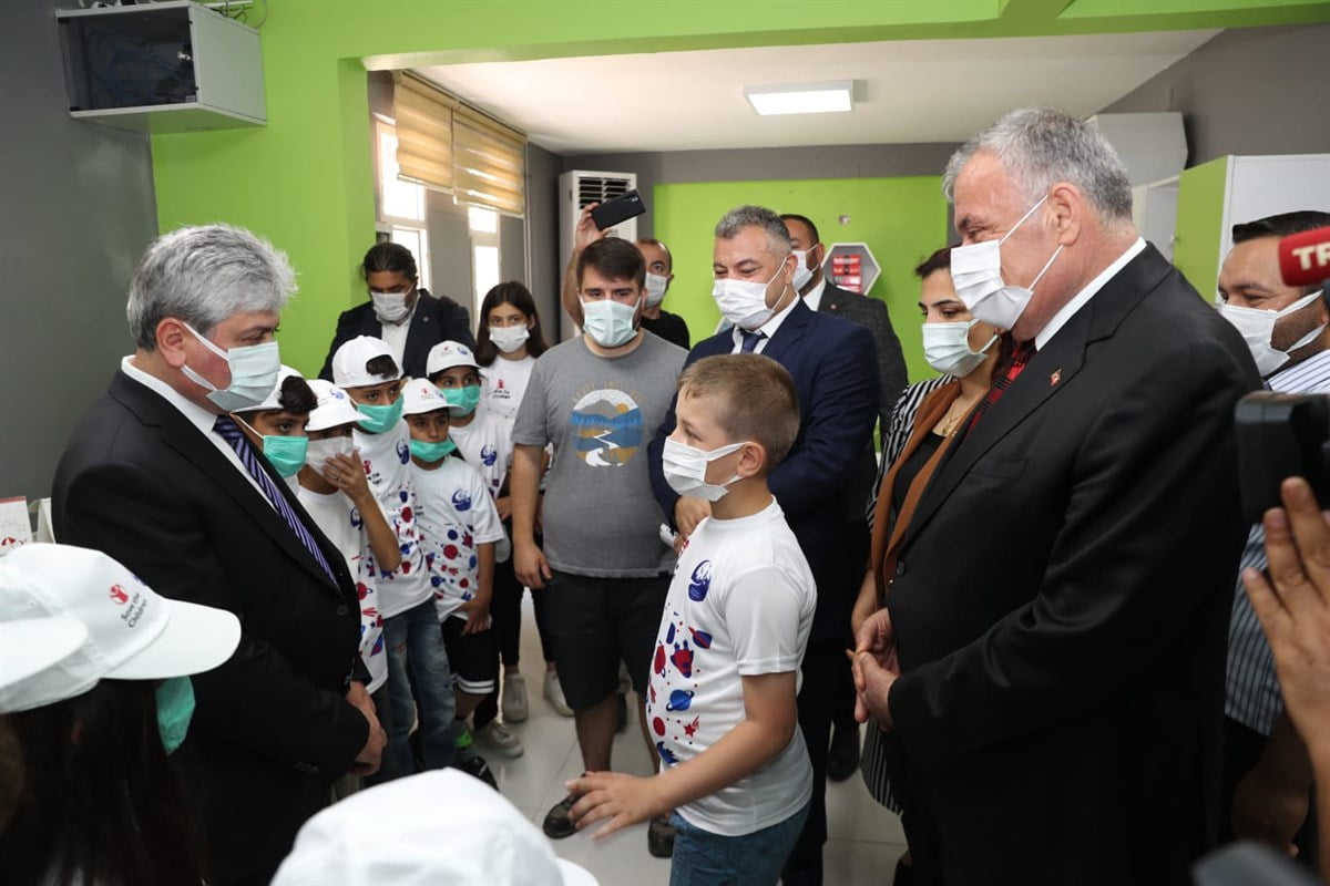 Vali Doğan &Ouml;ğrencilerle Bir Araya Geldi