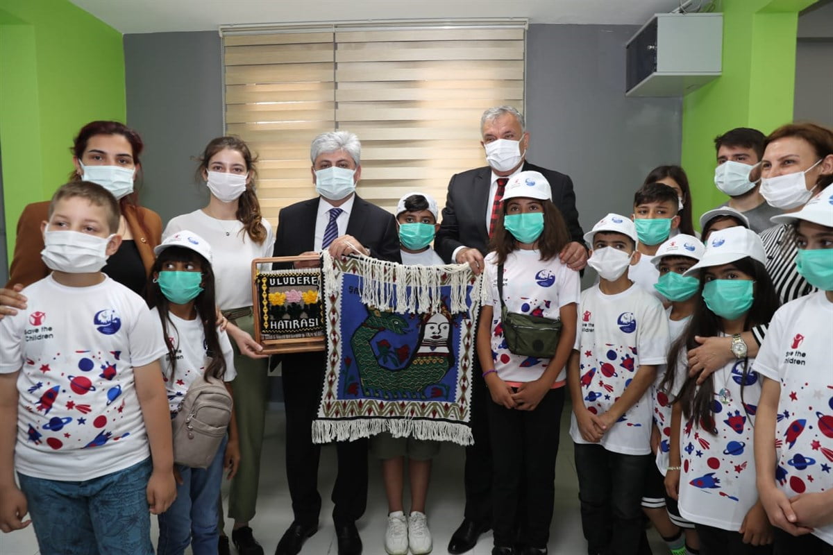 Vali Doğan &Ouml;ğrencilerle Bir Araya Geldi