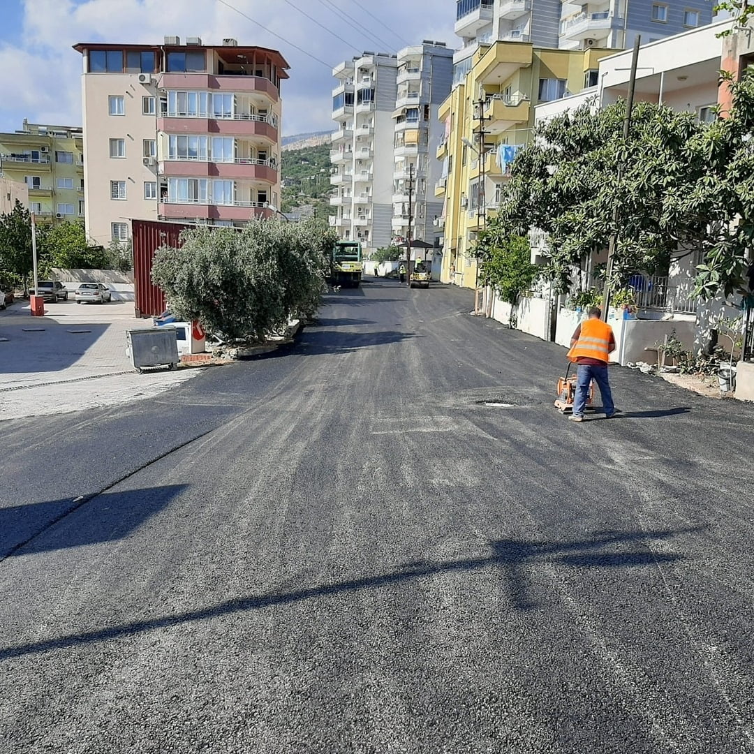 BAŞKAN FATİH TOSYALI: ASFALT ÇALIŞMALARI TÜM HIZIYLA DEVAM EDİYOR