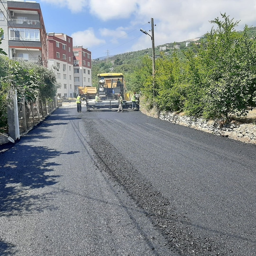 BAŞKAN FATİH TOSYALI: ASFALT ÇALIŞMALARI TÜM HIZIYLA DEVAM EDİYOR