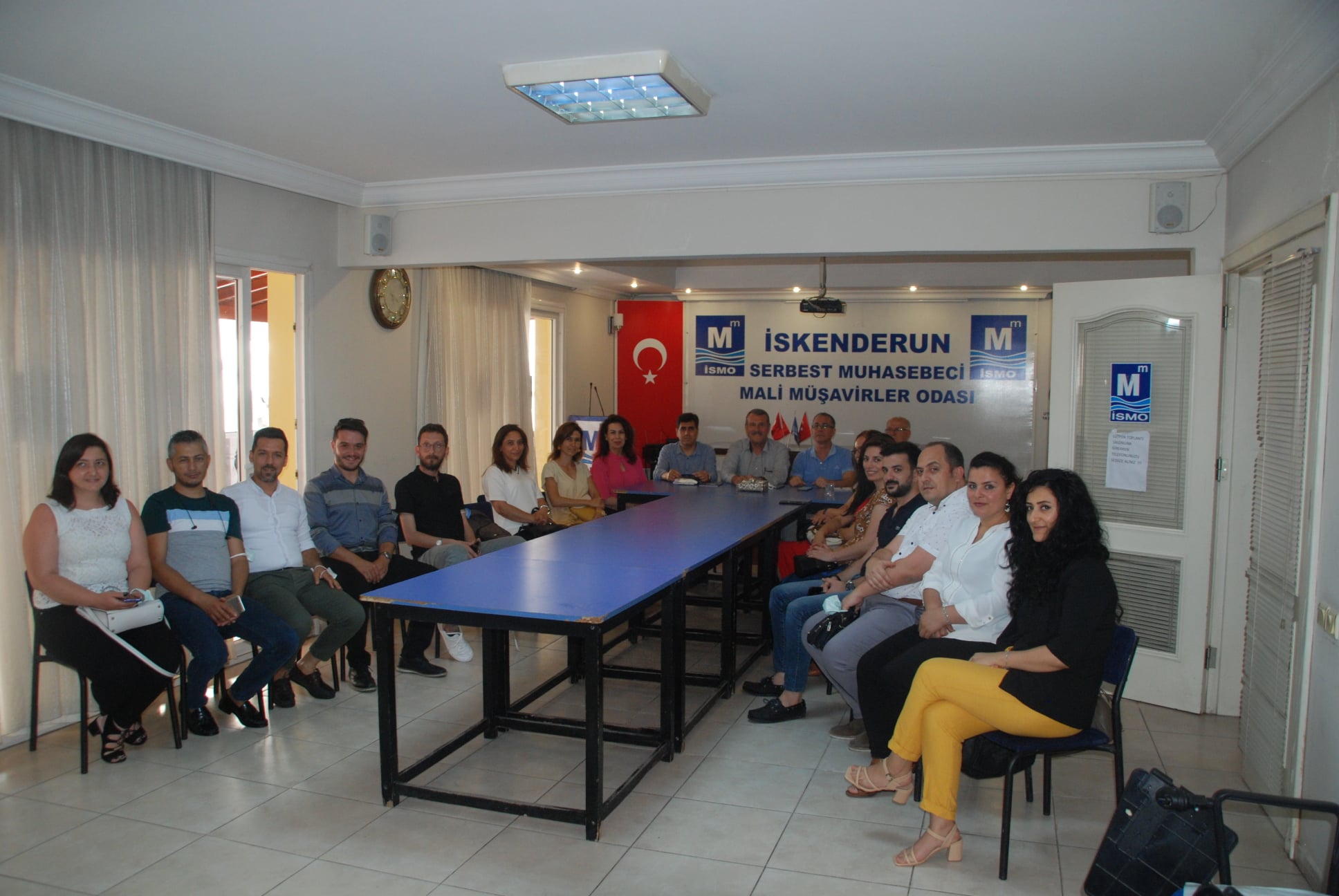 Muhasebeciler Odası Yönetimi, SMMM Yeterlilik Sınavını Kazanarak Ruhsat Alan Meslektaşlarını Kutladı