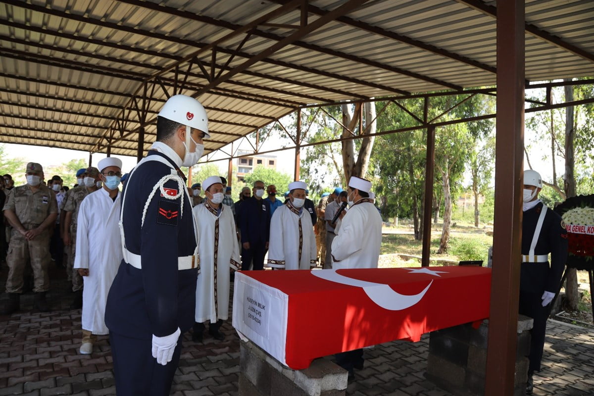 Görevi Başında Vefat Eden &#8220;Uzman Jandarma Hüseyin Mılık&#8221; Son Yolculuğuna Uğurlandı