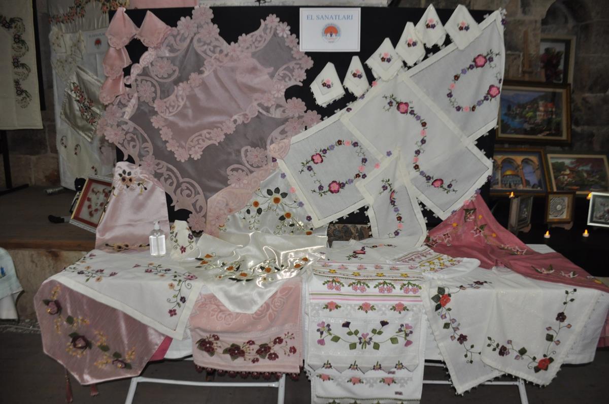 Payas Halk Eğitim Merkezi Yıl Sonu Sergisi Düzenlendi