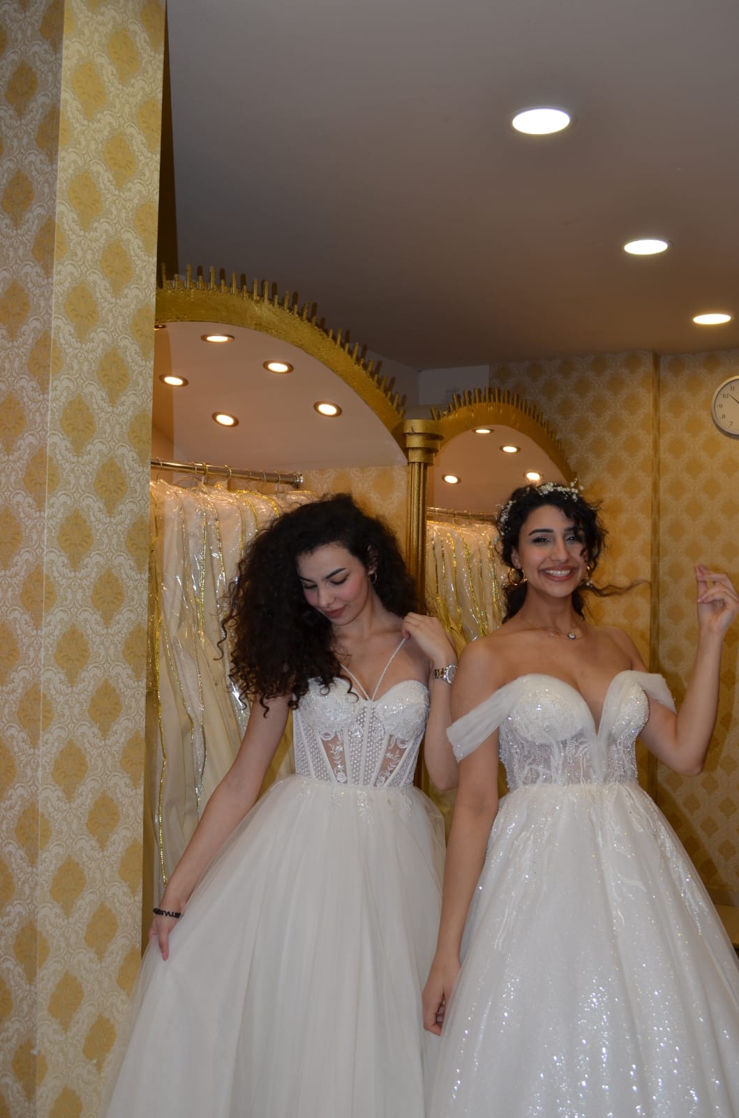 Safir Moda Evi Yeni Tasarımlarıyla Sizleri Bekliyor