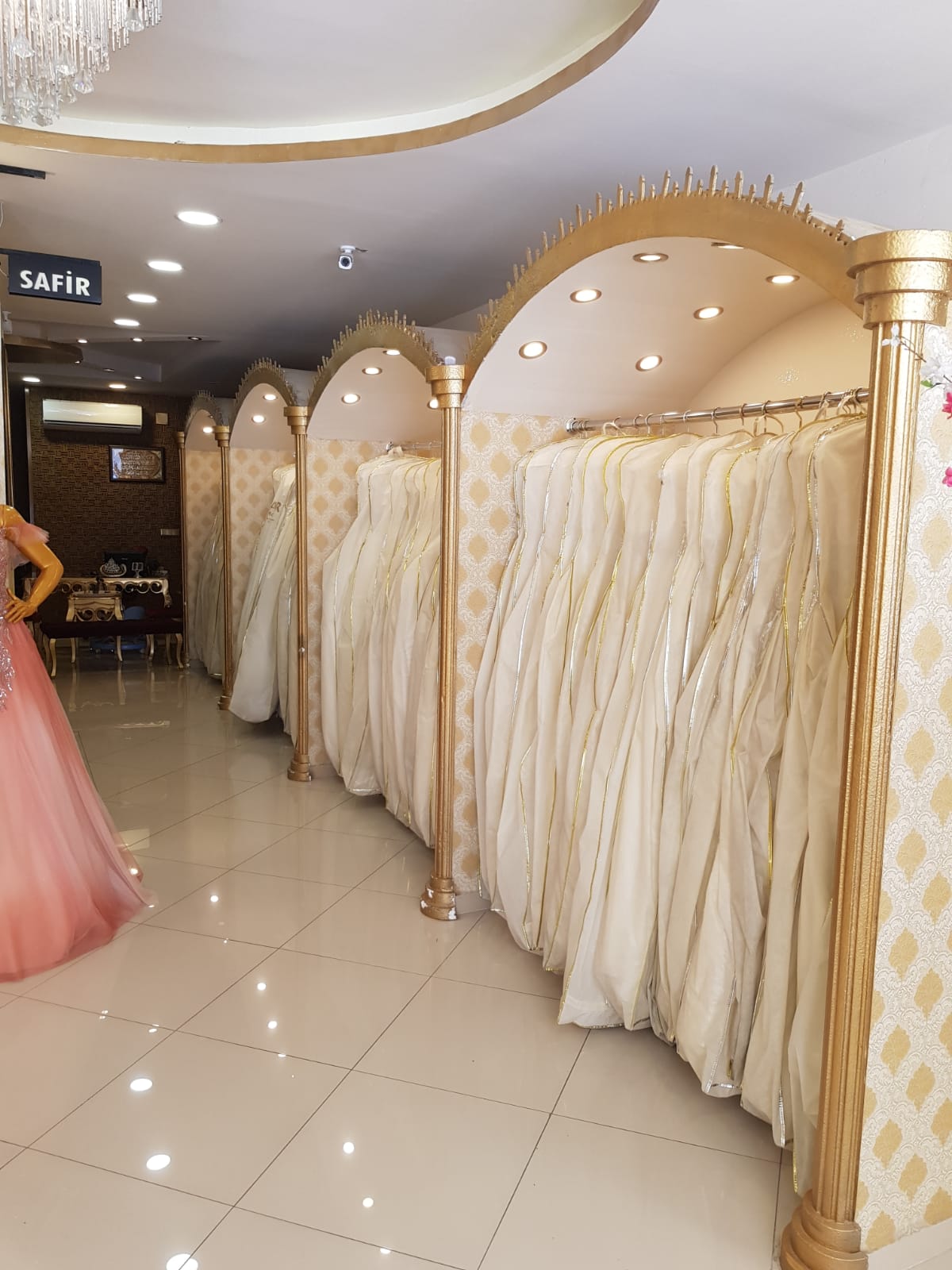 Safir Moda Evi Yeni Tasarımlarıyla Sizleri Bekliyor