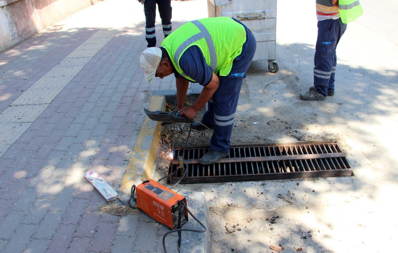 İŞLEVİNİ KAYBETMİŞ MAZGALLAR BAKIMDAN GEÇİYOR