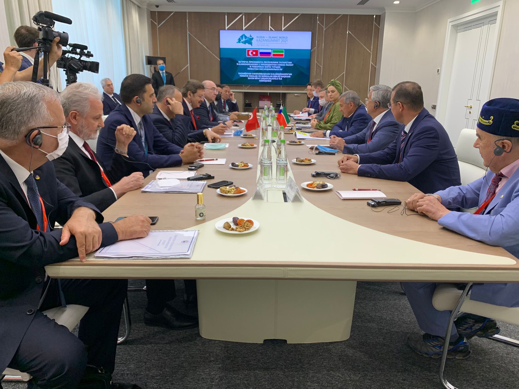İTSO Başkanı Yılmaz,Tataristan Cumhurbaşkanı Rüstem Minnihanov ile bir araya geldi
