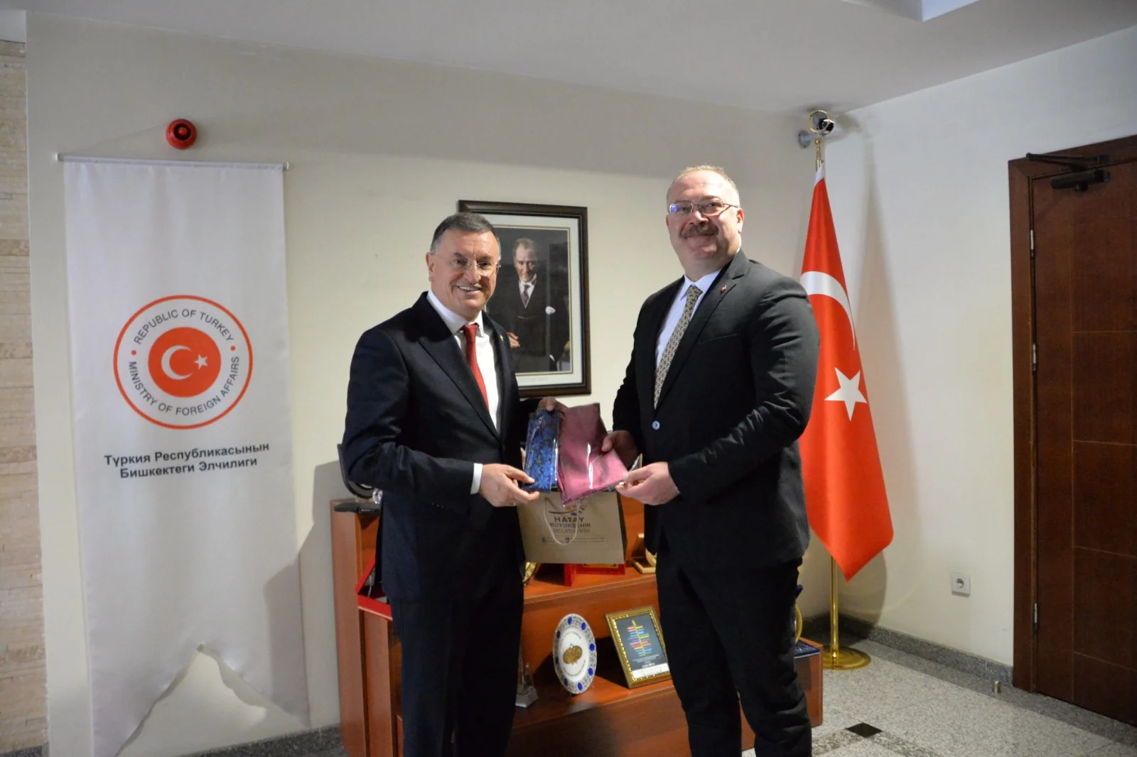 LÜTFÜ SAVAŞ HATAY&#8217;A YATIRIMLAR İÇİN TEMASLARINI SÜRDÜRÜYOR