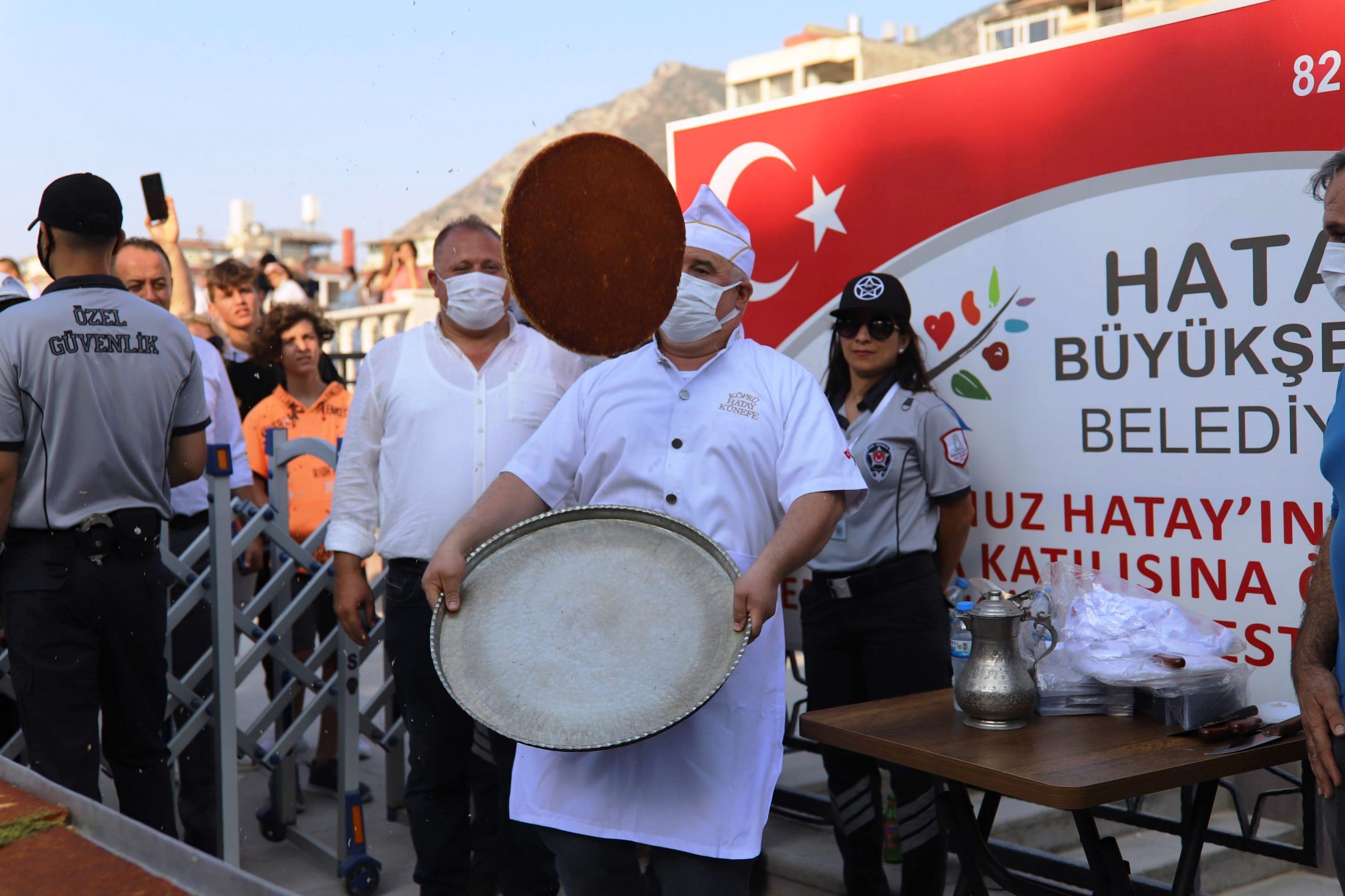 82. YILA &Ouml;ZEL 82 METRELİK K&Uuml;NEFE