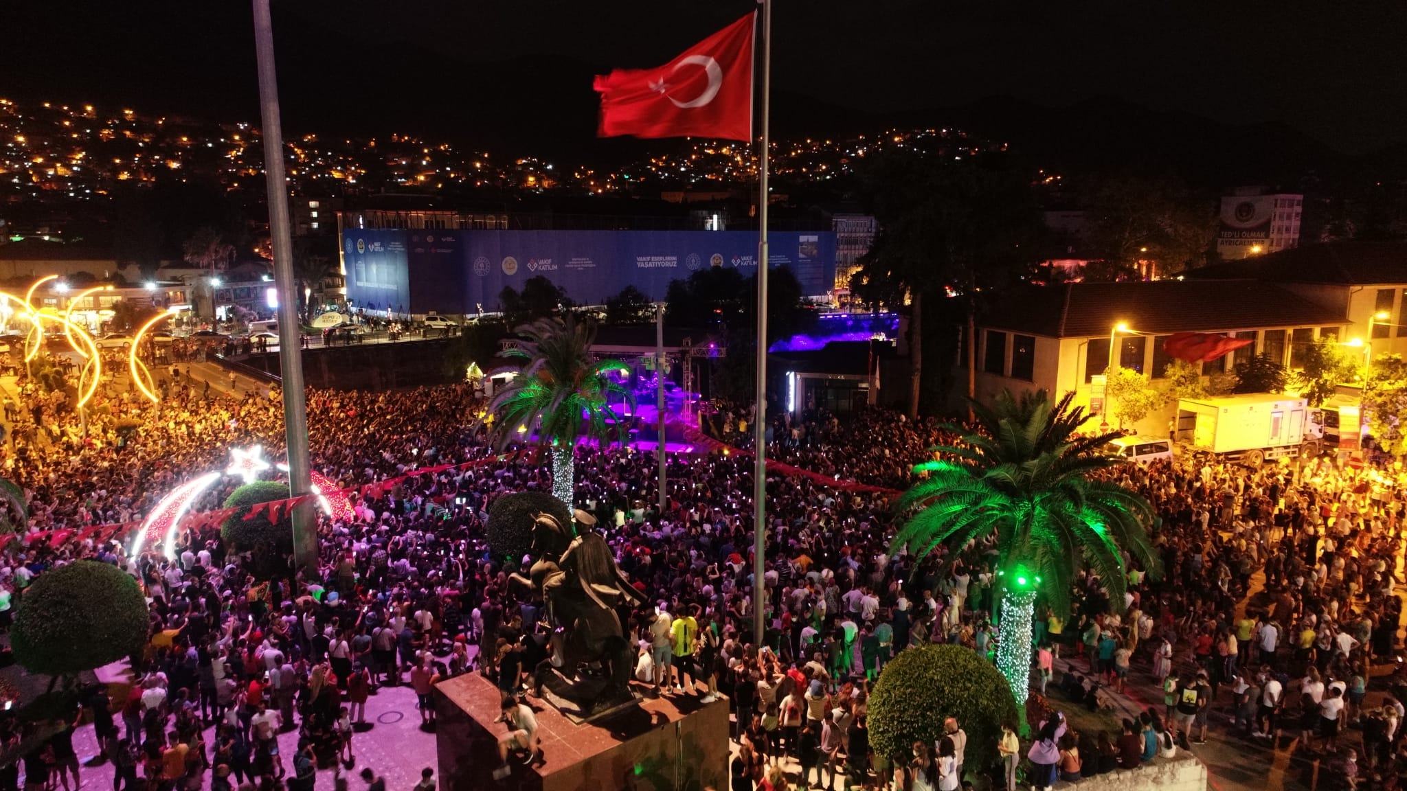 HBB’DEN UNUTULMAZ KIRAÇ KONSERİ