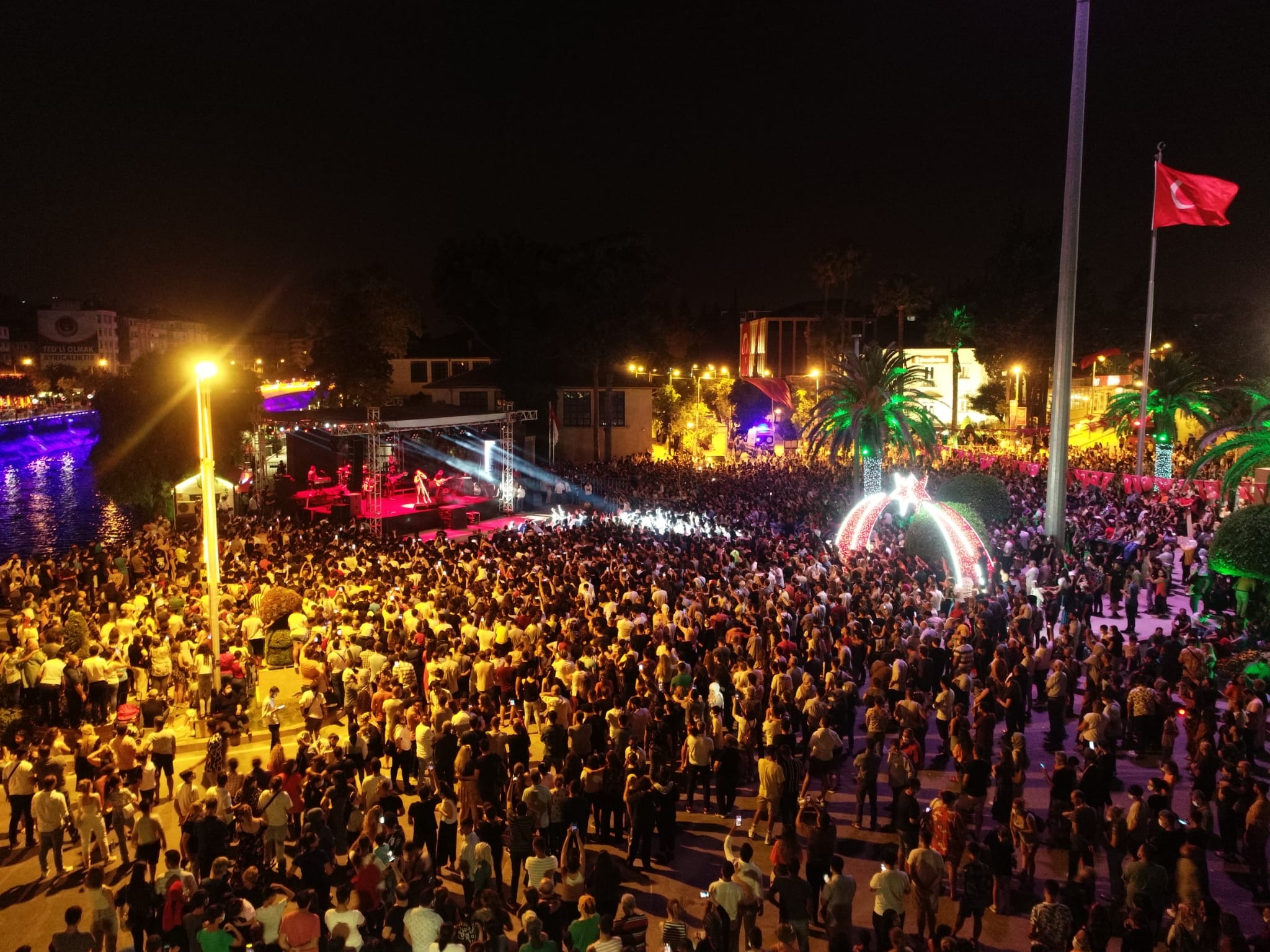 HBB’DEN UNUTULMAZ KIRAÇ KONSERİ