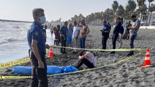 Hatay’da Denize giren iki arkadaştan biri boğuldu, diğeri kayboldu