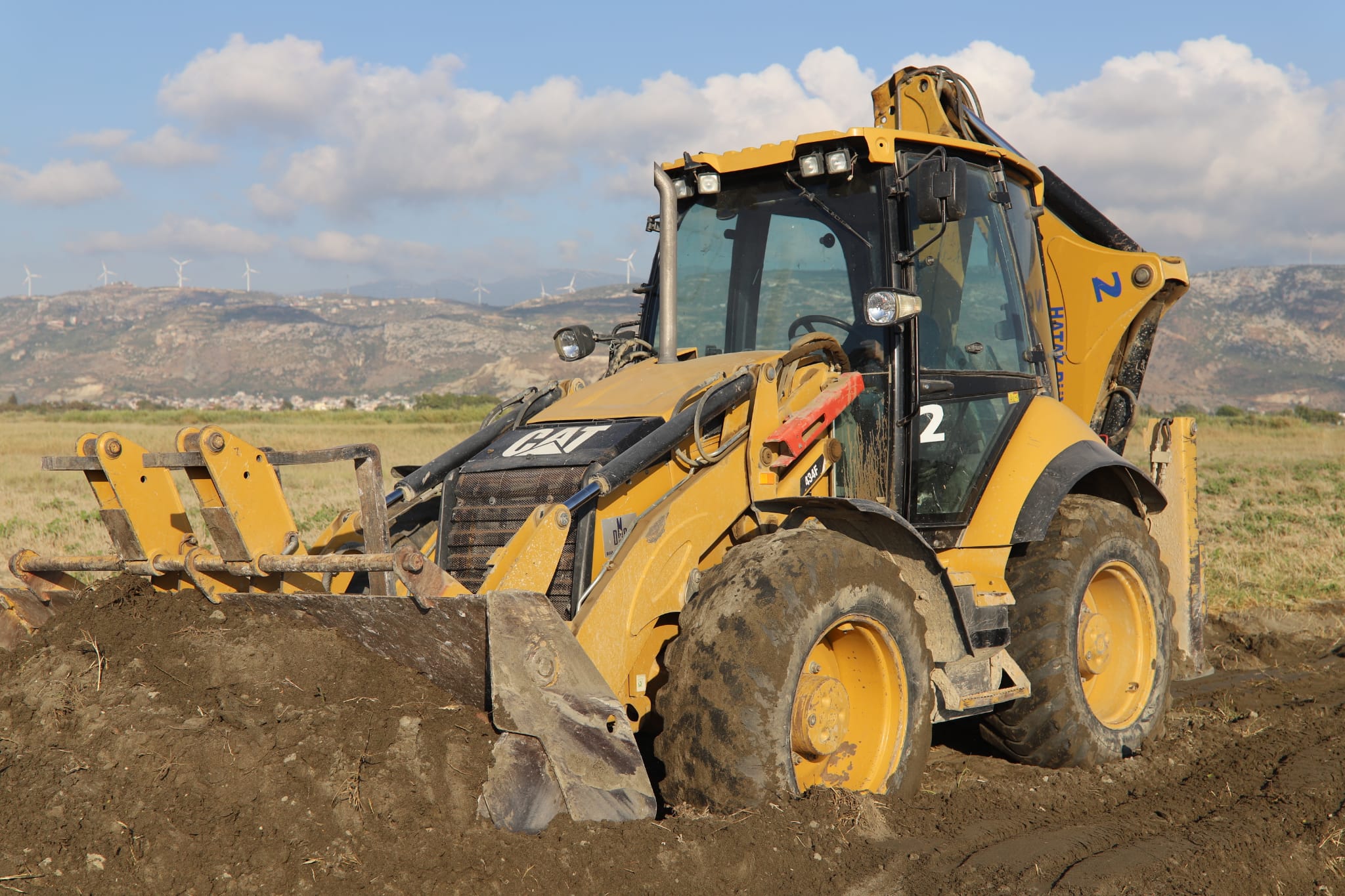 MİLEYHA SULAK ALANDA A&Ccedil;ILAN KANALLAR HBB TARAFINDAN KAPATILDI