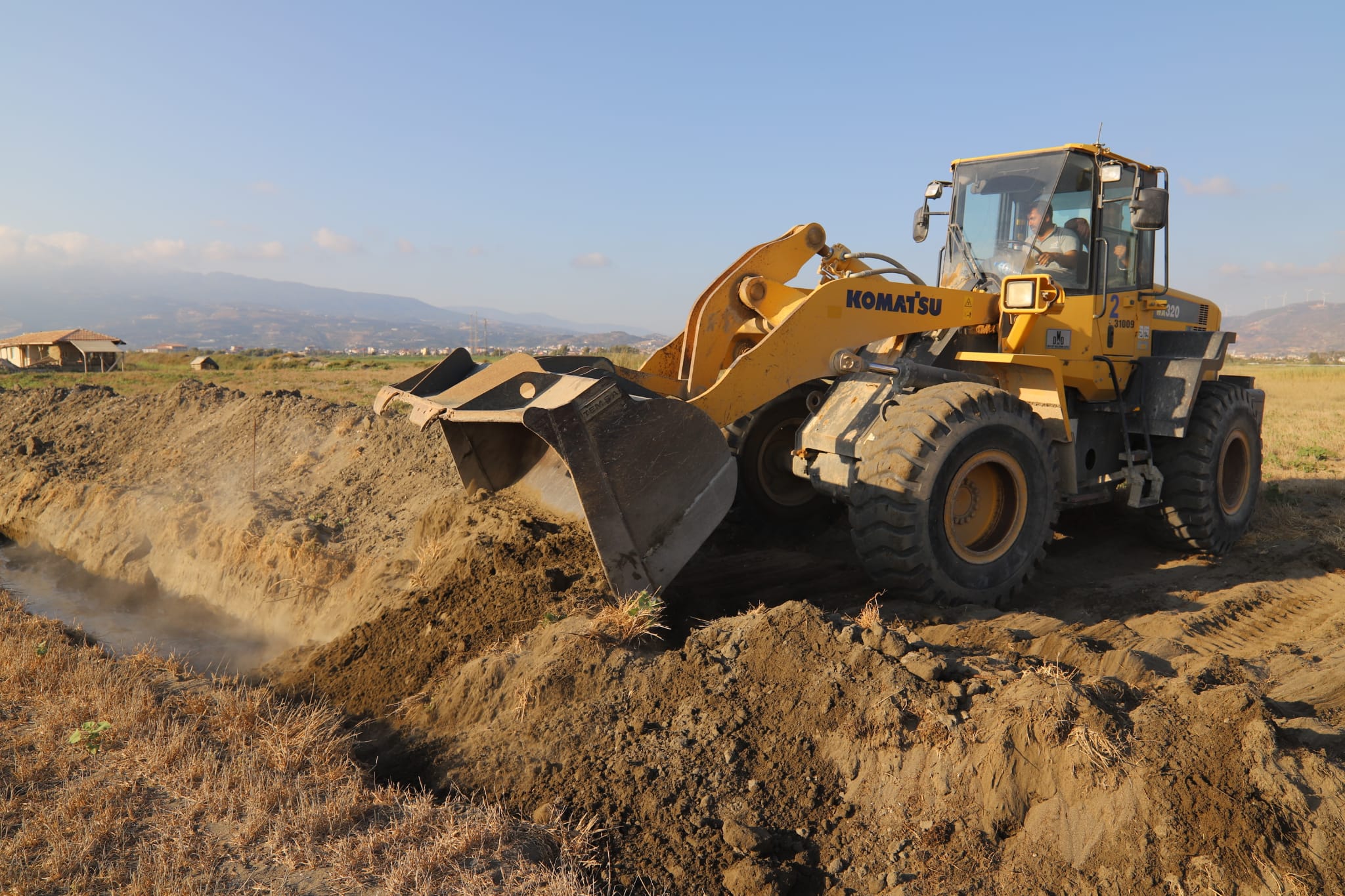 MİLEYHA SULAK ALANDA A&Ccedil;ILAN KANALLAR HBB TARAFINDAN KAPATILDI