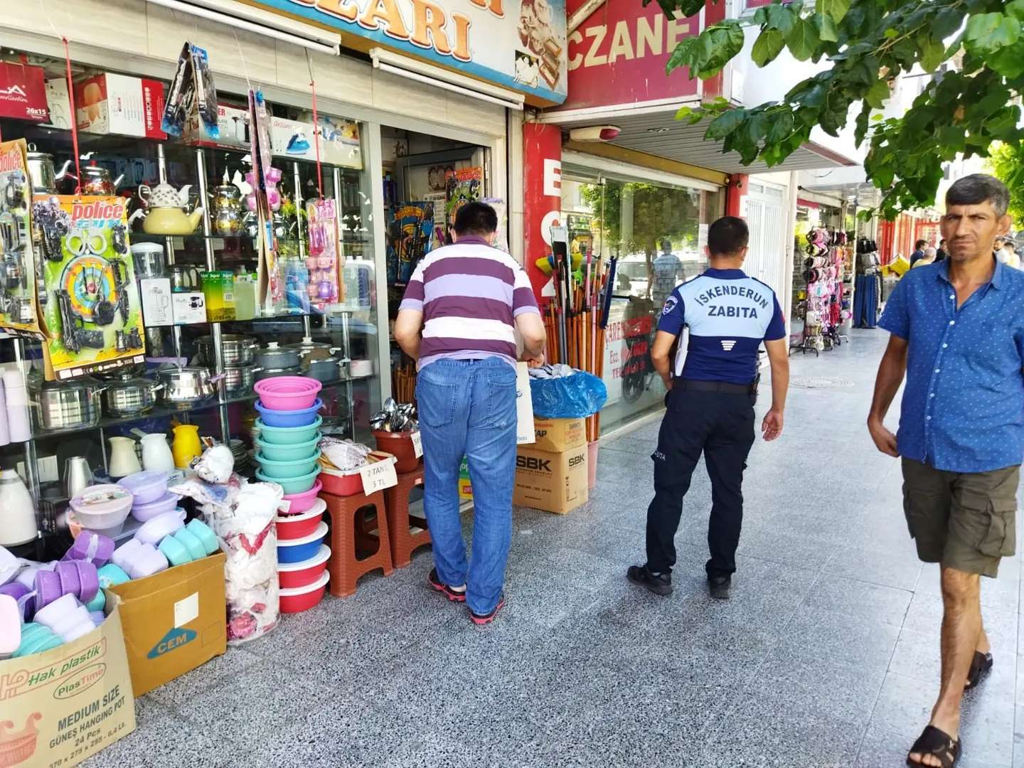 İskenderun Belediyesi Zabıtası Denetimlerine Devam Ediyor