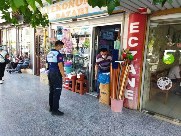 İskenderun Belediyesi Zabıtası Denetimlerine Devam Ediyor