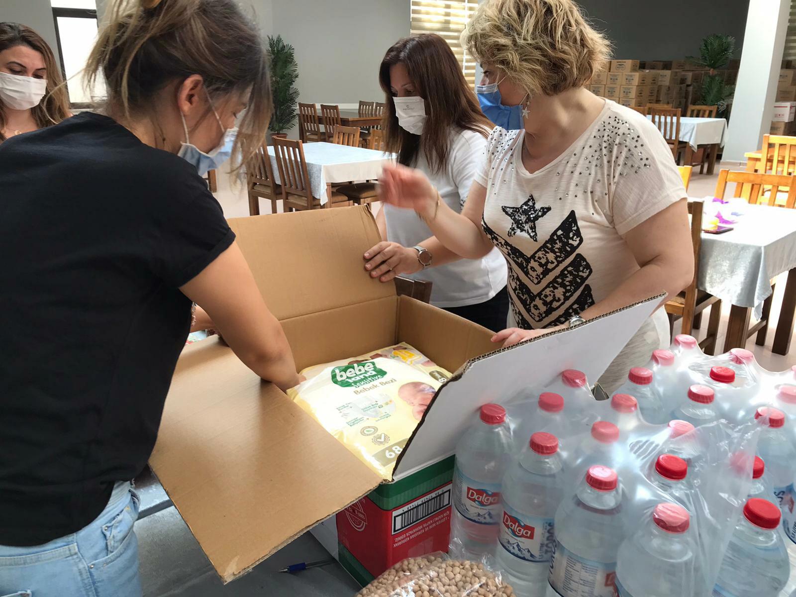 Hizmet-İş Sendikası Yangında Mağdur Olan Vatandaşlarımızın Yüreğine Su Serpti