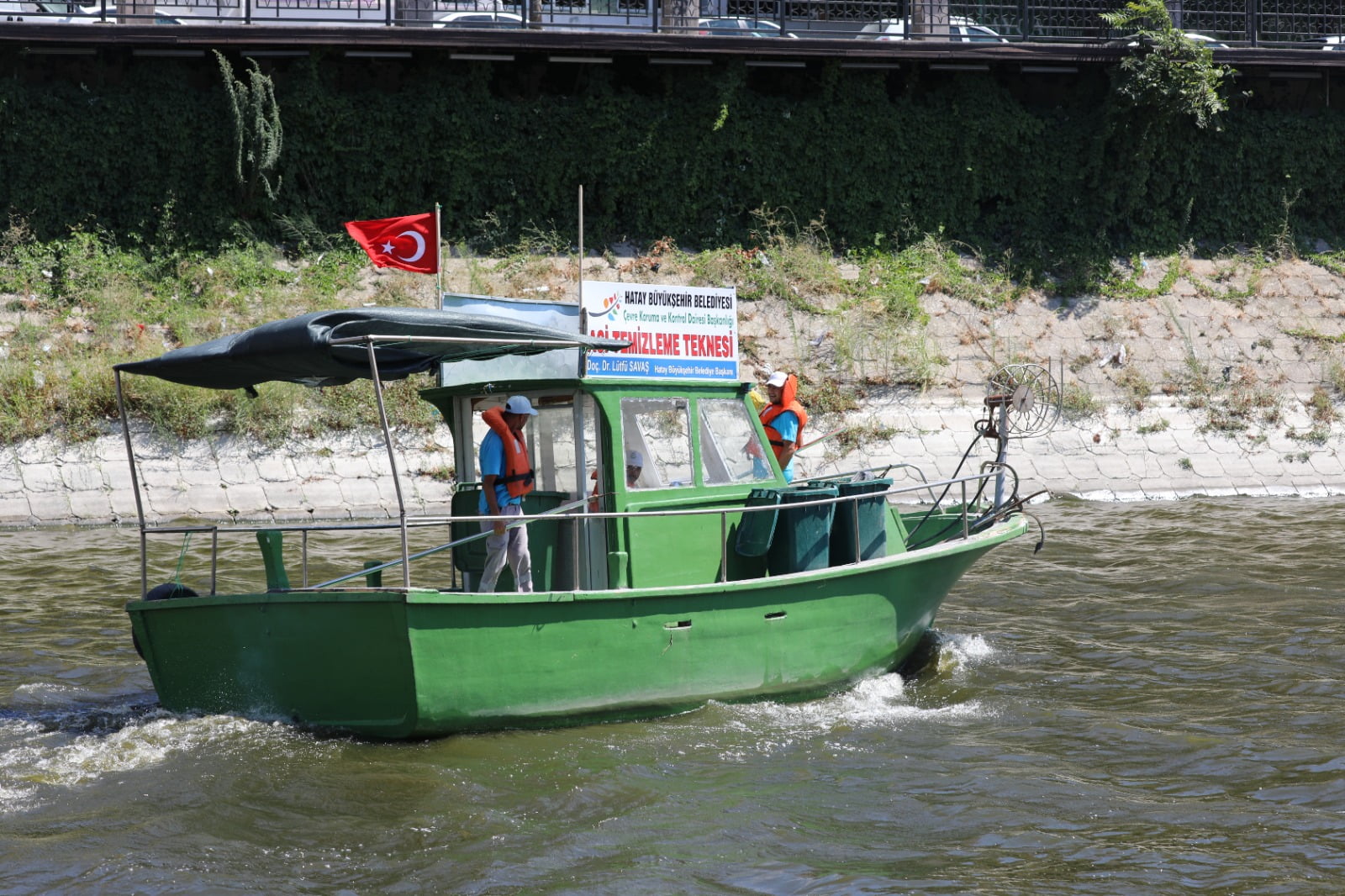 HBB ASİ NEHRİ&rsquo;NDEKİ KATI ATIK VE SU S&Uuml;MB&Uuml;LLERİNİ TEMİZLİYOR