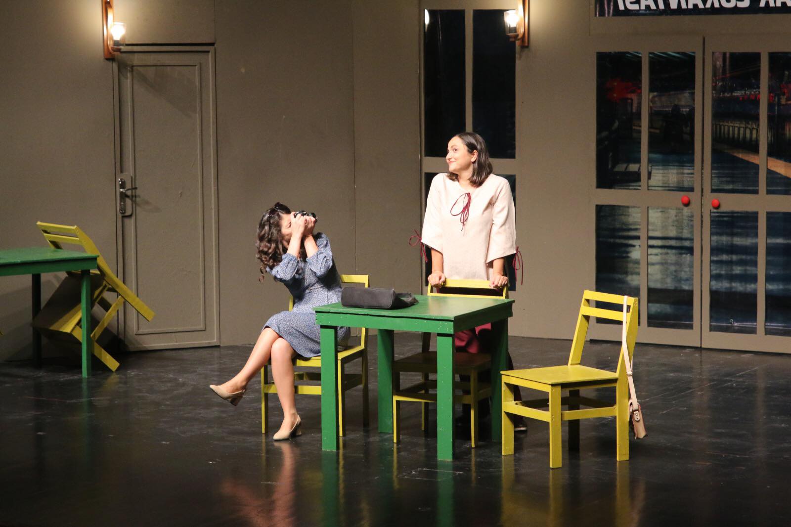 HBB ŞEHİR TİYATROSU SEYHAN&rsquo;DA B&Uuml;Y&Uuml;K ALKIŞ ALDI