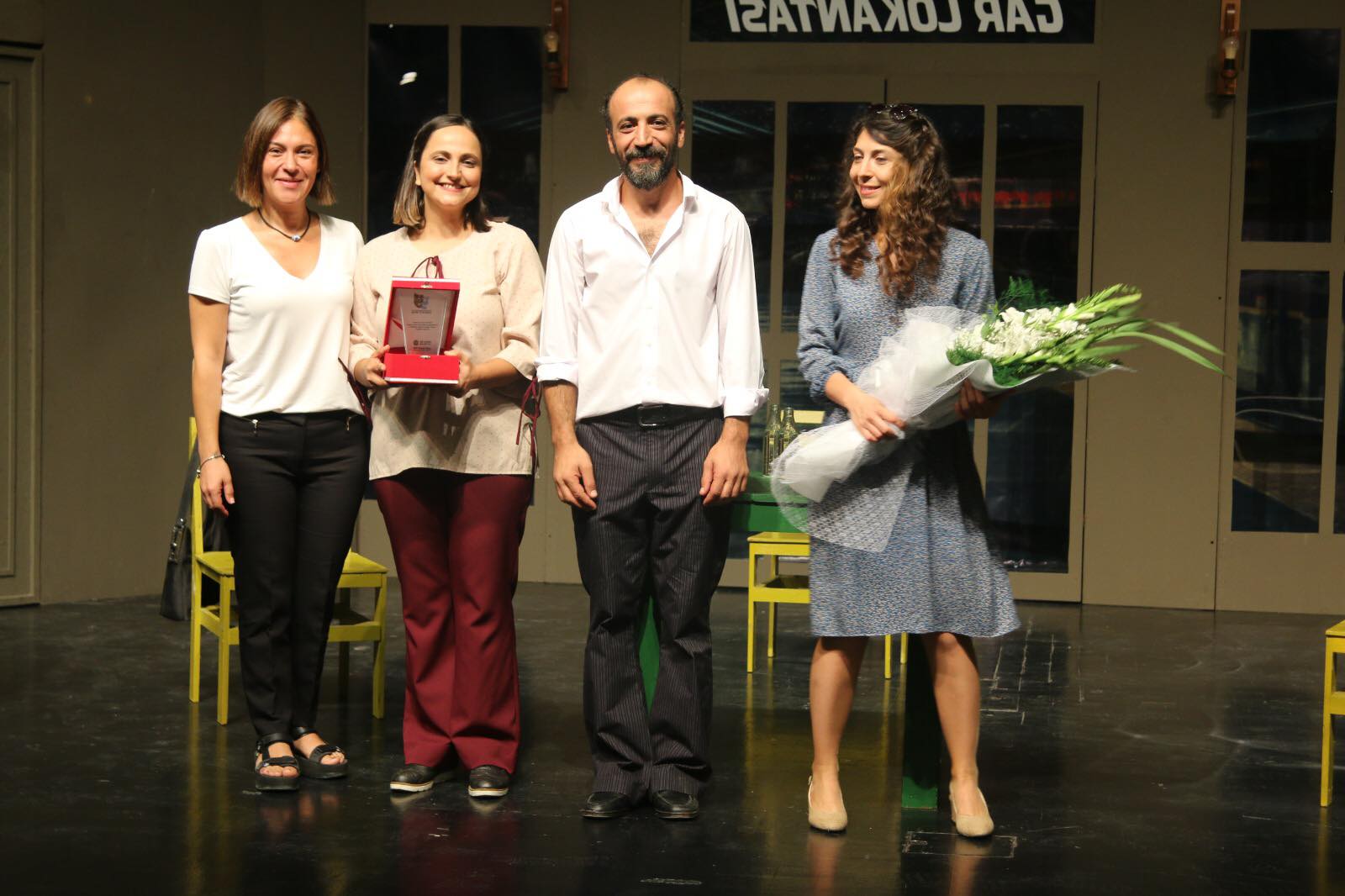 HBB ŞEHİR TİYATROSU SEYHAN&rsquo;DA B&Uuml;Y&Uuml;K ALKIŞ ALDI