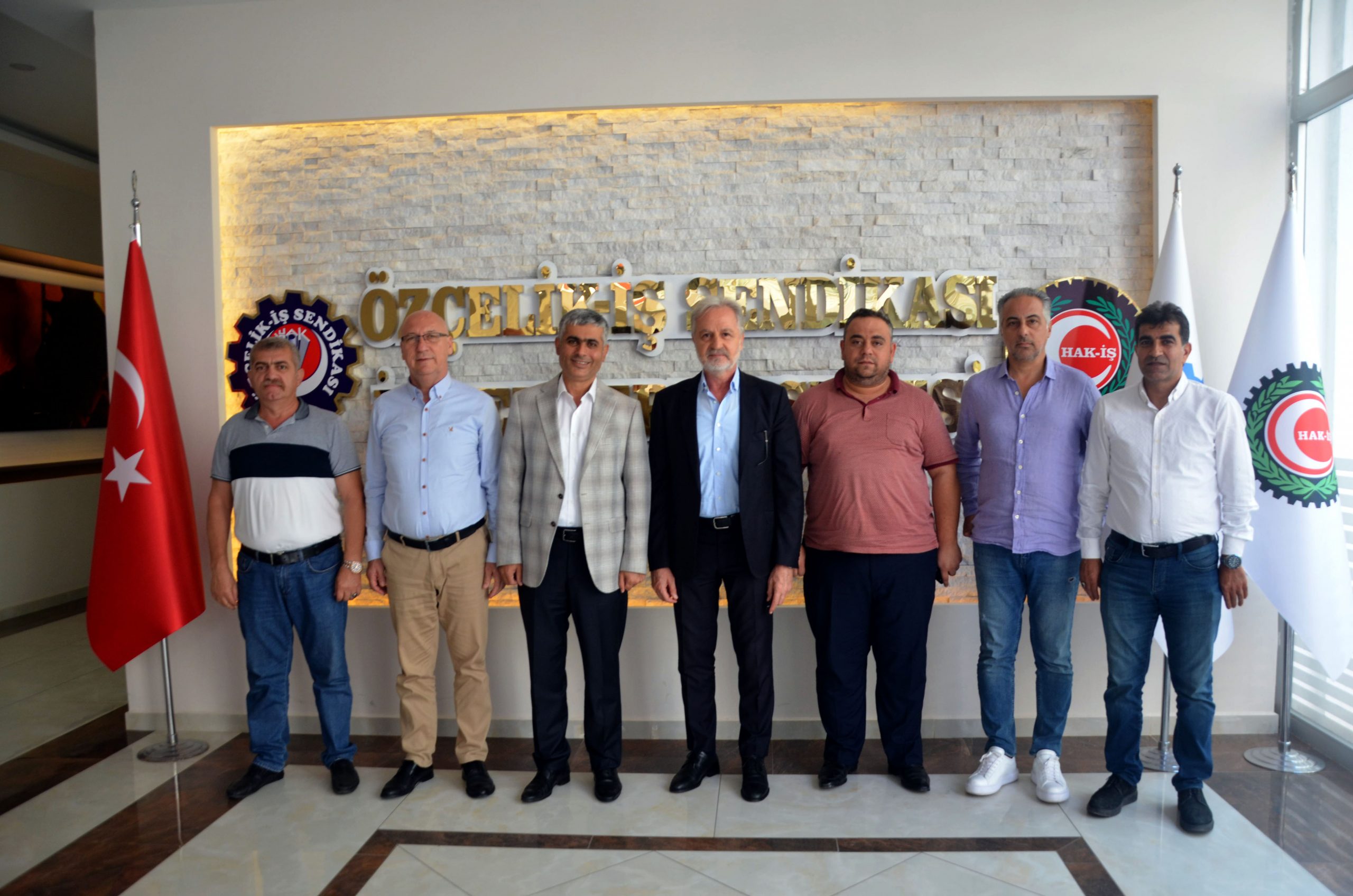 İTSO Başkanı Yılmaz, &ldquo;Siz de Biz de Emek&ccedil;inin Yanındayız&rdquo;