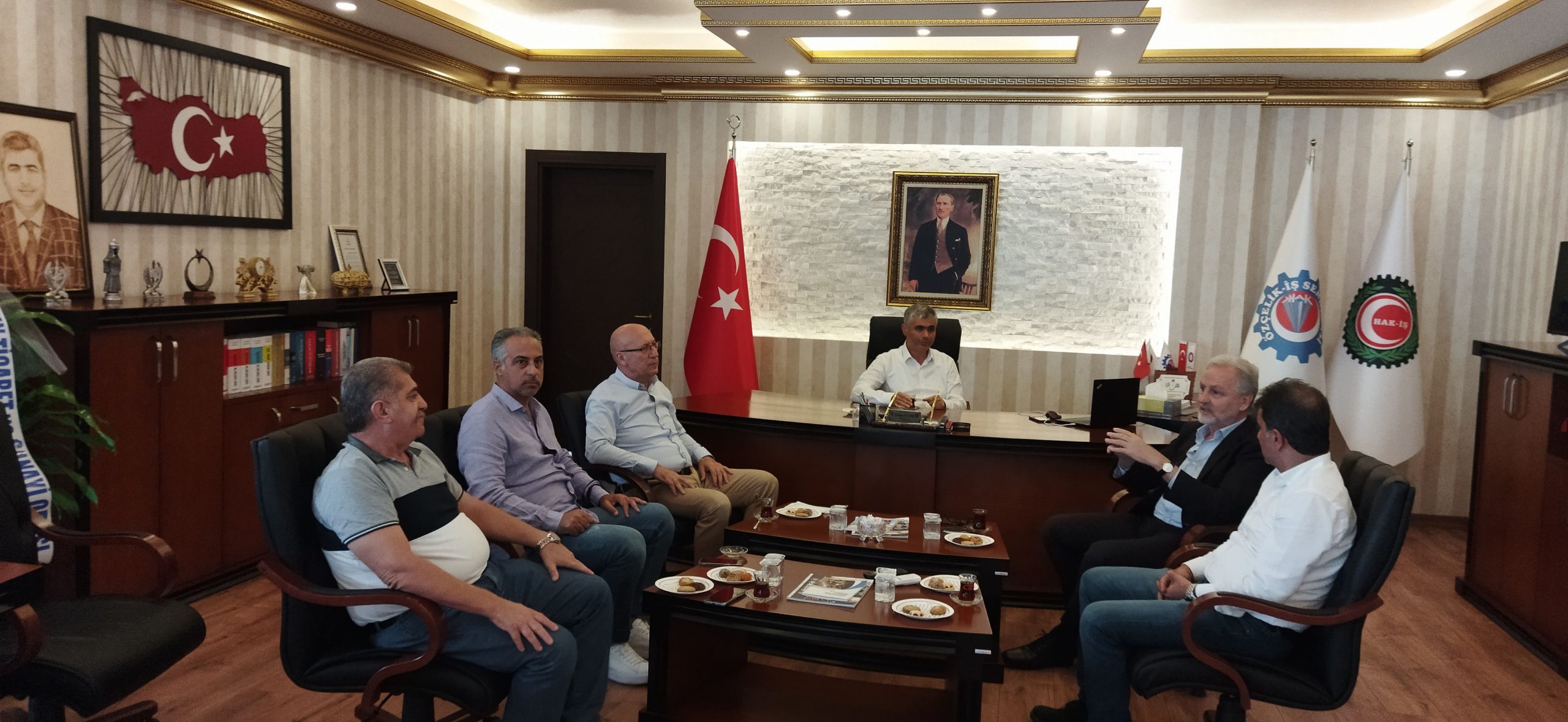 İTSO Başkanı Yılmaz, &ldquo;Siz de Biz de Emek&ccedil;inin Yanındayız&rdquo;