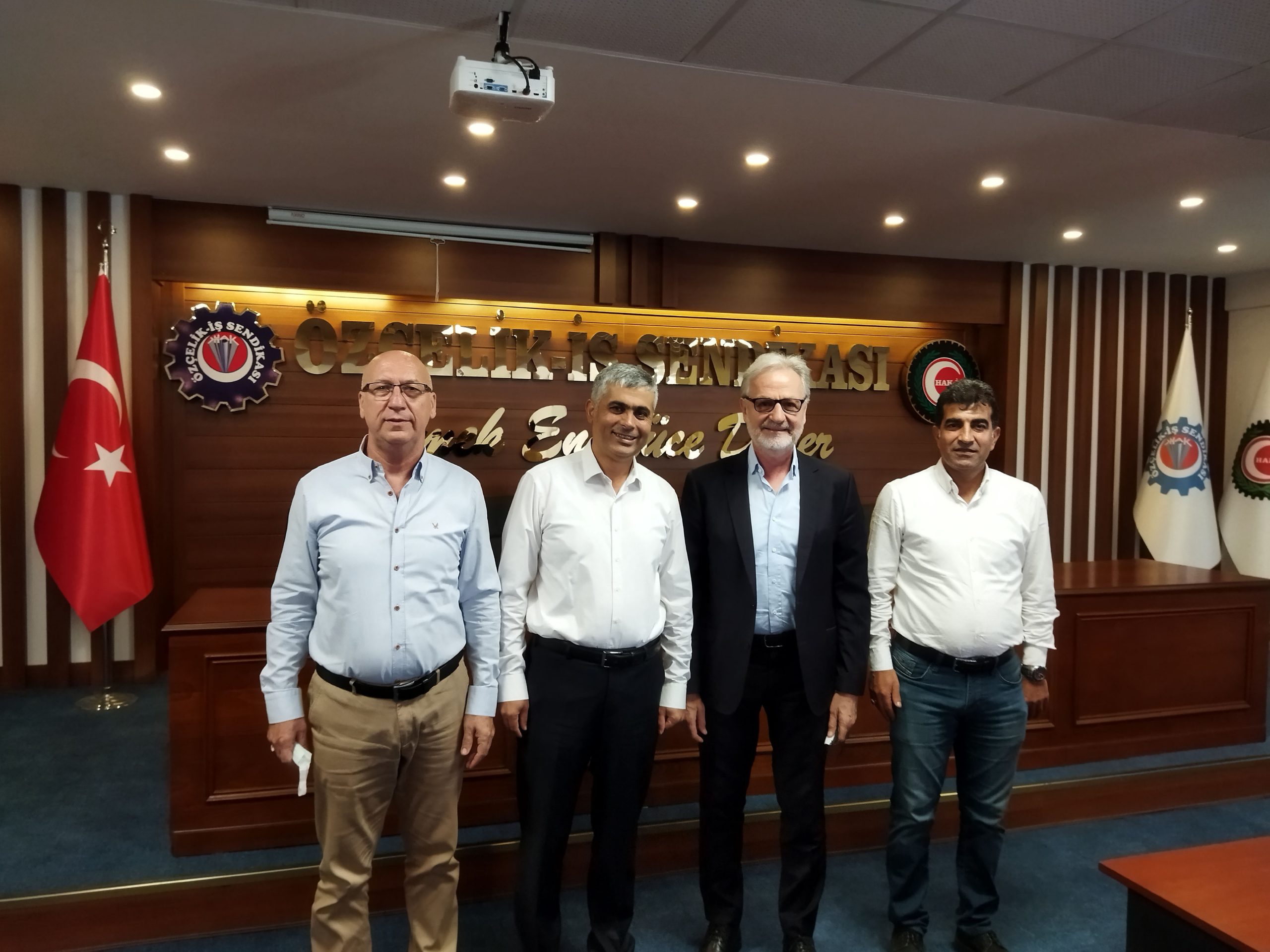 İTSO Başkanı Yılmaz, &ldquo;Siz de Biz de Emek&ccedil;inin Yanındayız&rdquo;