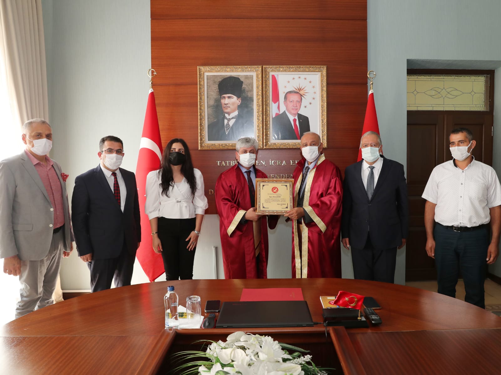 Türkiye’de Yılın Ahisi Eçilen Behzat Böke’ye Ahilik Kaftanını Vali Rahmi Doğan Giydirdi