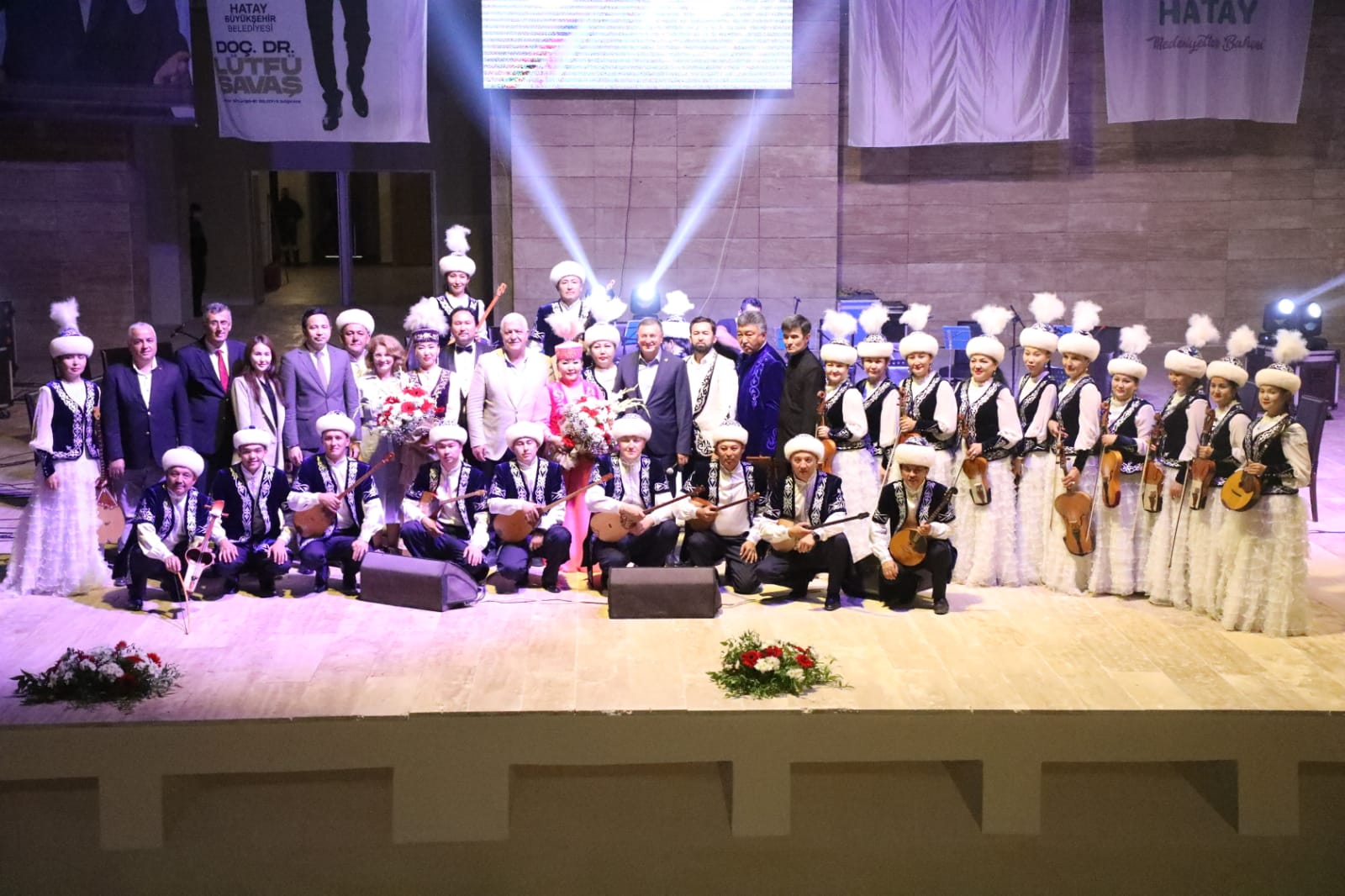 EXPO ALANINDA KAZAKİSTAN R&Uuml;ZG&Acirc;RI ESTİ