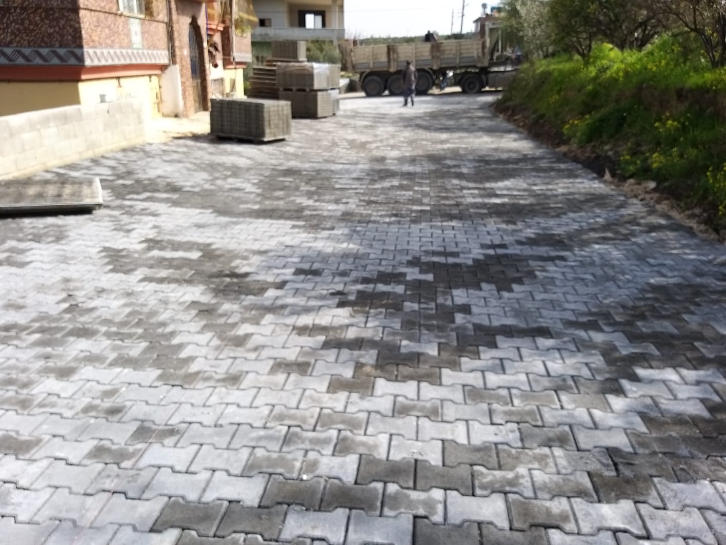 HBB 8 AYDA 456 BİN METREKARE PARKE YOL D&Ouml;ŞEDİ