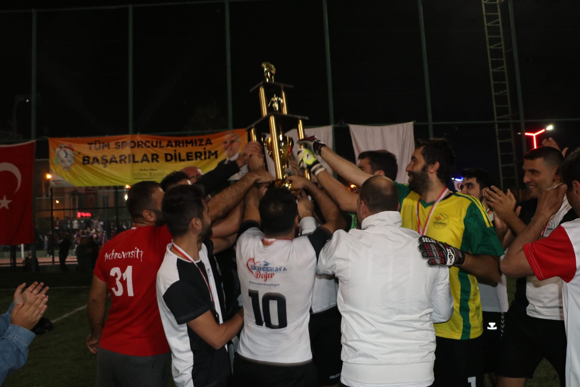 İskenderun Belediyesi Kurumlar Arası Futbol Turnuvası Sona Erdi