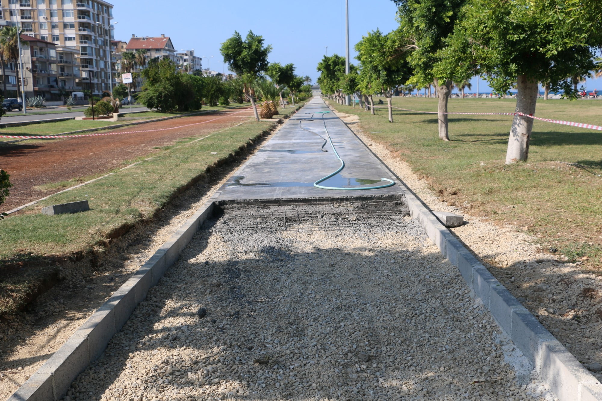 HBB BİSİKLET YOLU PROJESİNDE &Ccedil;ALIŞMALARINI S&Uuml;RD&Uuml;R&Uuml;YOR