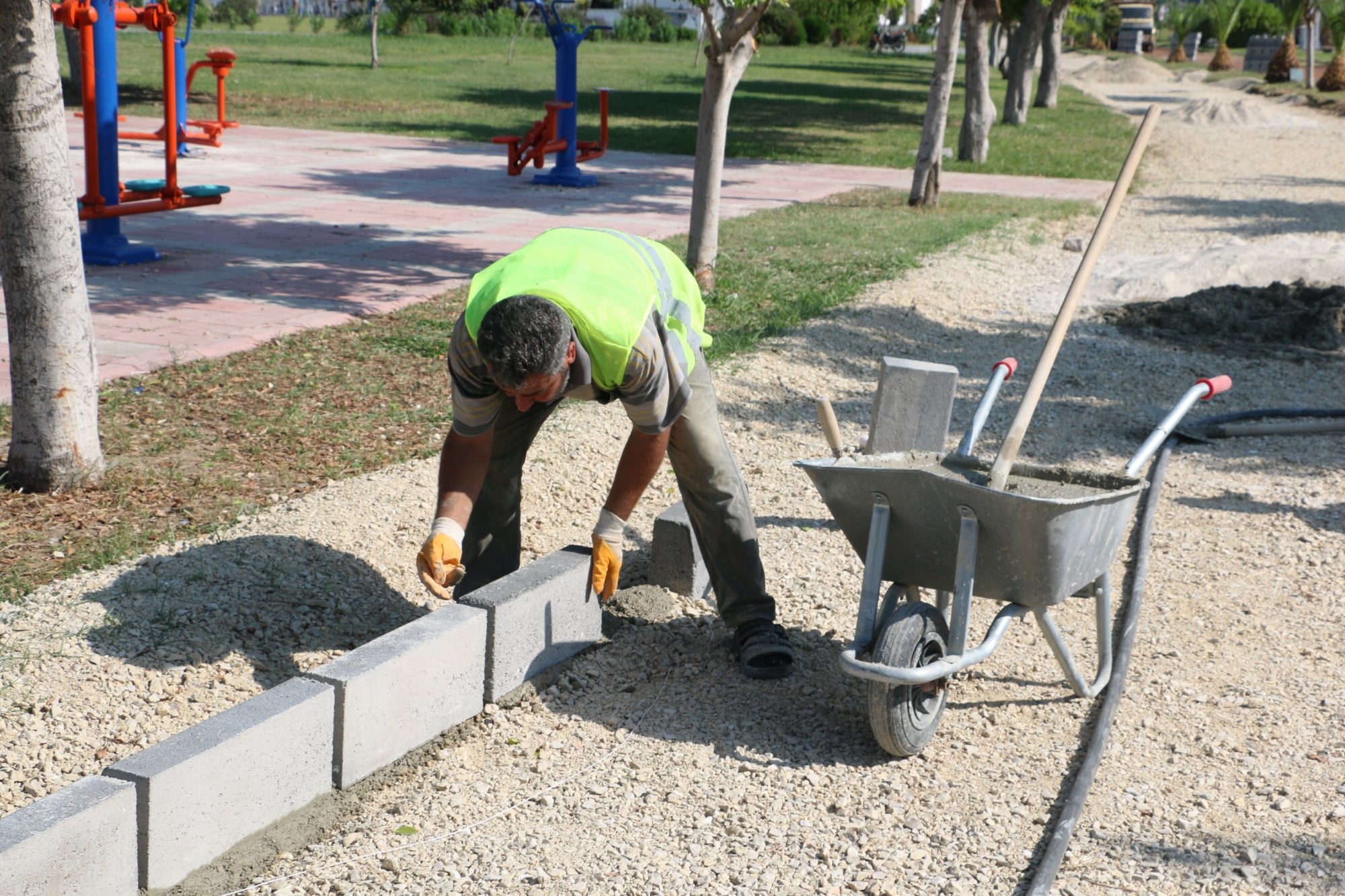 HBB BİSİKLET YOLU PROJESİNDE &Ccedil;ALIŞMALARINI S&Uuml;RD&Uuml;R&Uuml;YOR