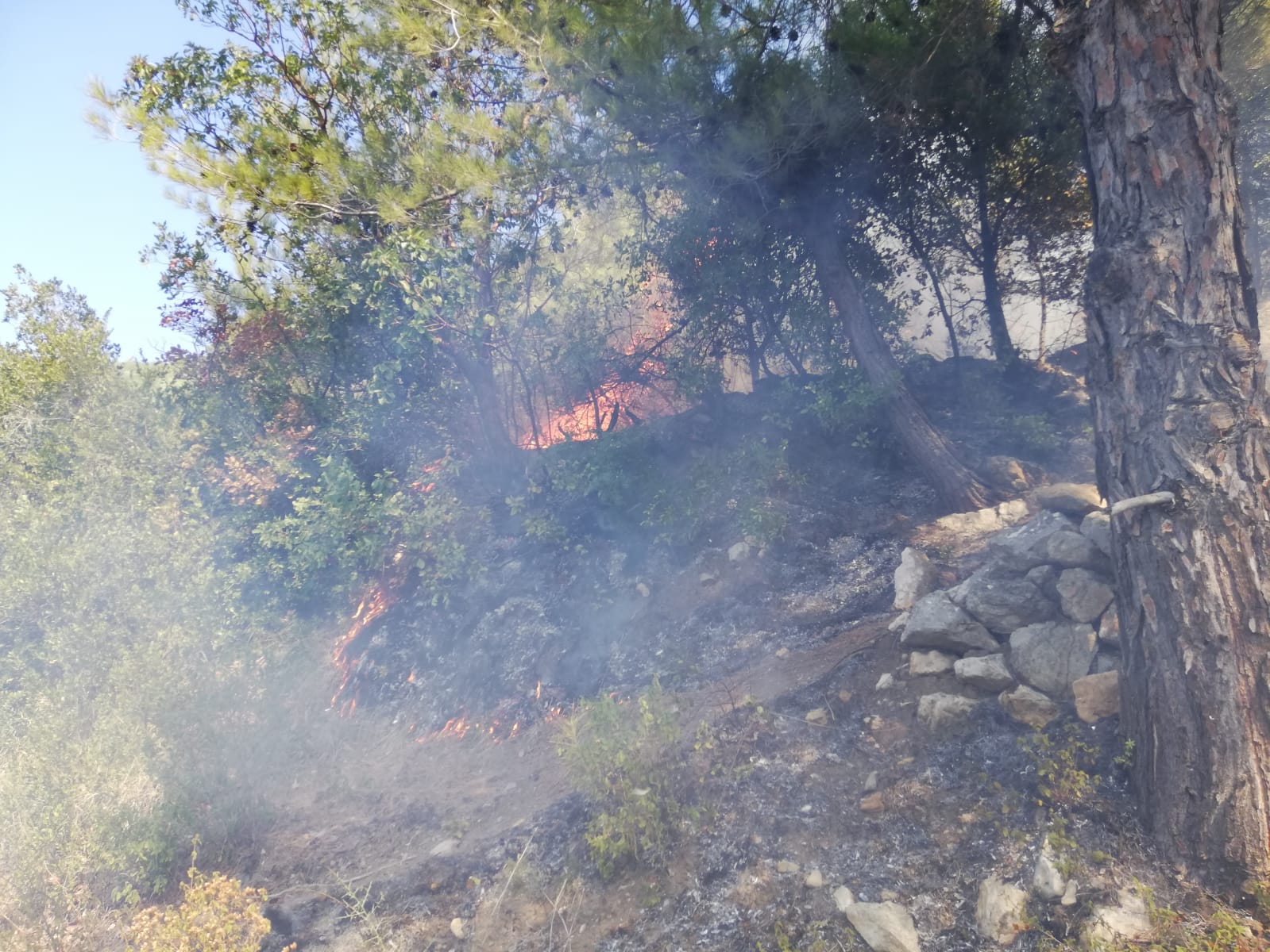 HBB İTFAİYESİNDEN İKİ YANGINA ANINDA M&Uuml;DAHALE