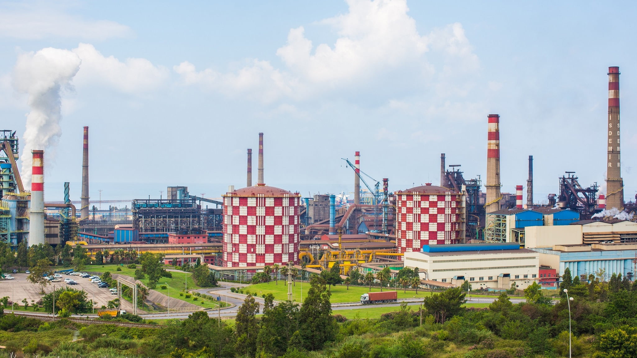 T&uuml;rk sanayisinin mihenk taşı İsdemir, 51 yaşında