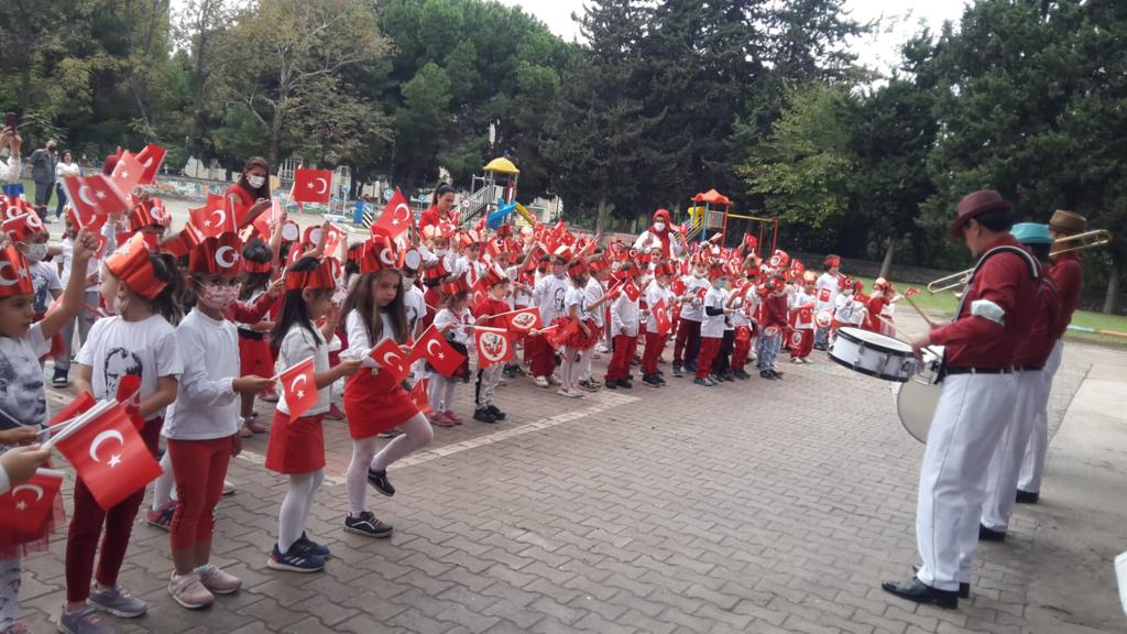 İskenderun Demir&ccedil;elik Anaokulu 29 Ekim Cumhuriyet Bayramını Coşkuyla Kutladı