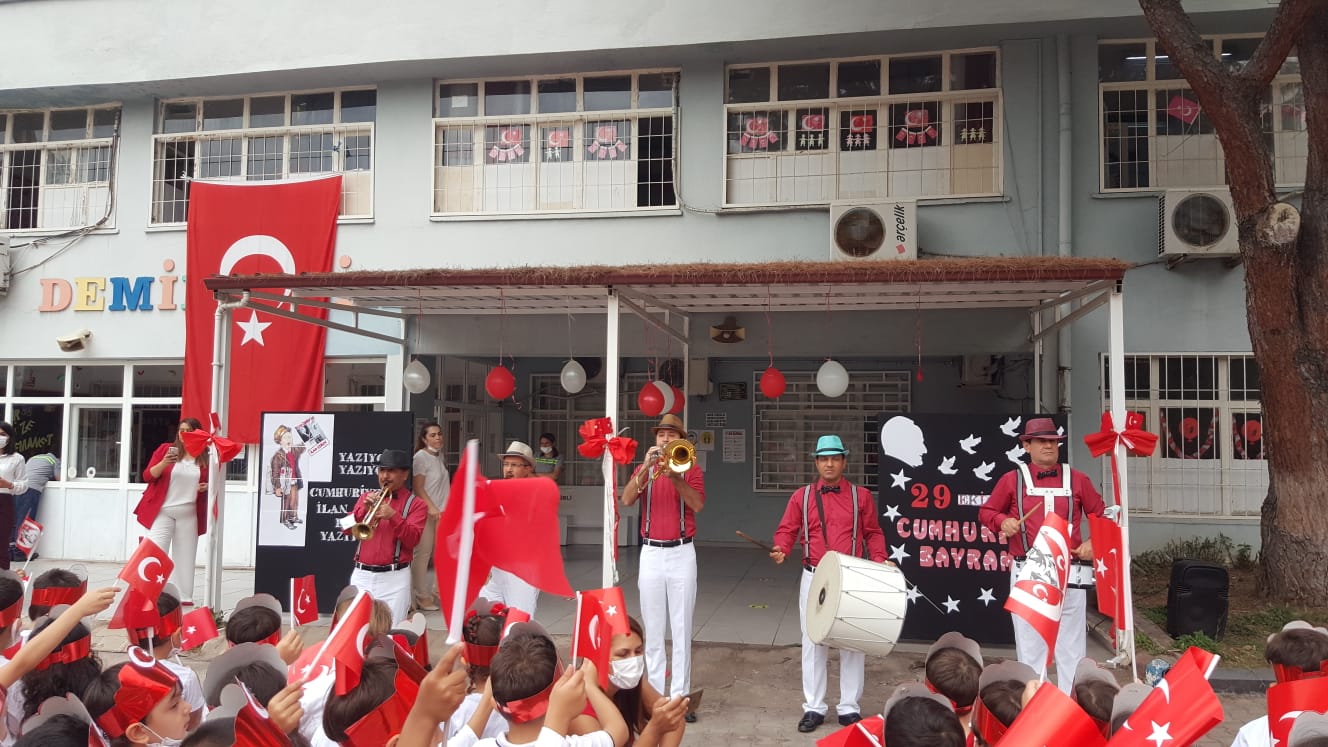 İskenderun Demir&ccedil;elik Anaokulu 29 Ekim Cumhuriyet Bayramını Coşkuyla Kutladı