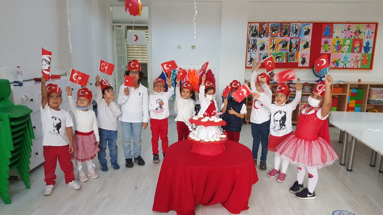 İskenderun Demir&ccedil;elik Anaokulu 29 Ekim Cumhuriyet Bayramını Coşkuyla Kutladı